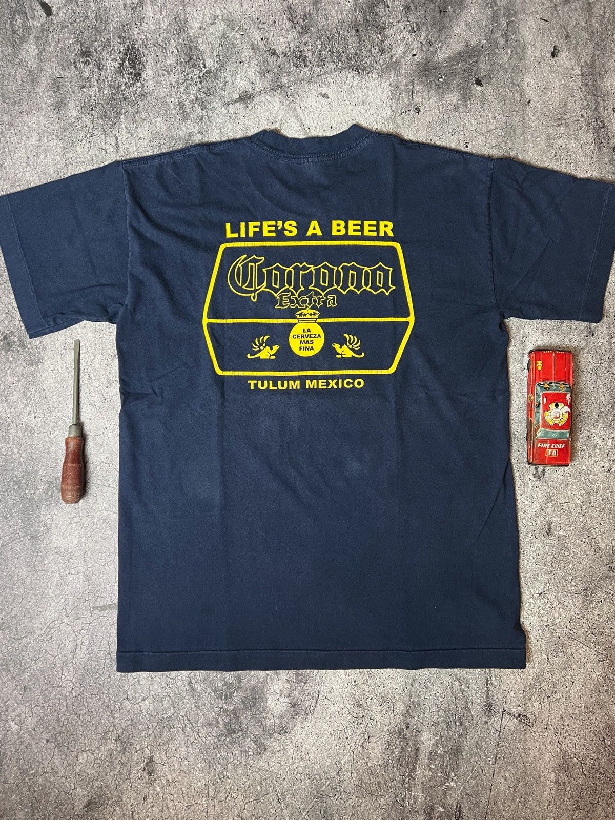 Vintage Vintage 90s corona graphic tee Size US L / EU 52-54 / 3 - 4 Thumbnail