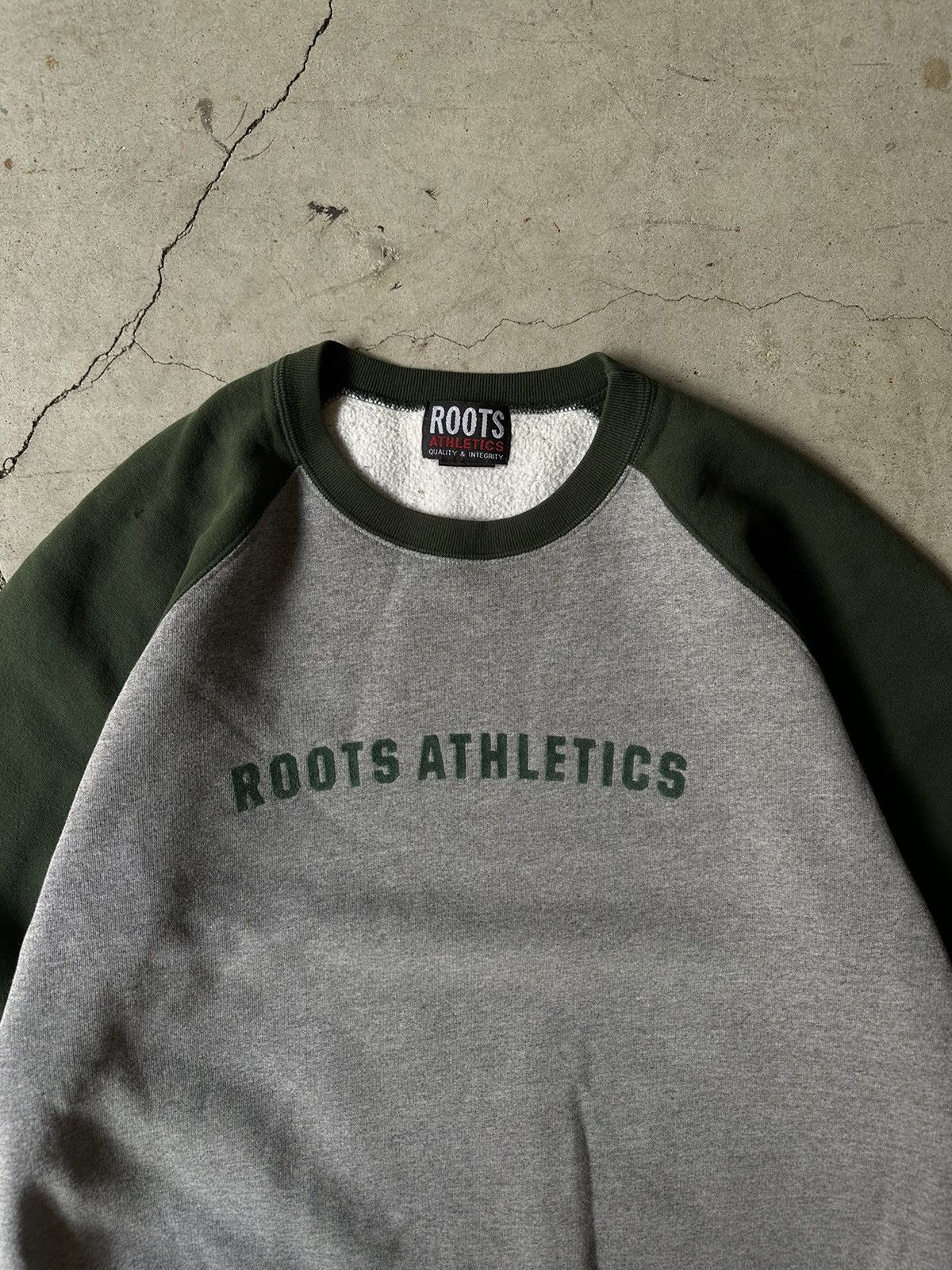 Roots Vintage Y2K Roots Athletics grey sweatshirt Size US L / EU 52-54 / 3 - 4 Thumbnail