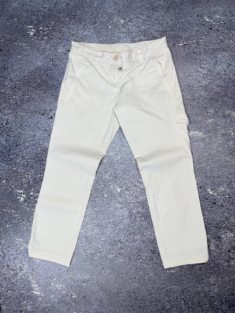 Prada Luxury Summer Prada 3/4 white Cargo Pants Traingle Logo Size 28" / US 6 / IT 42 - 2 Thumbnail