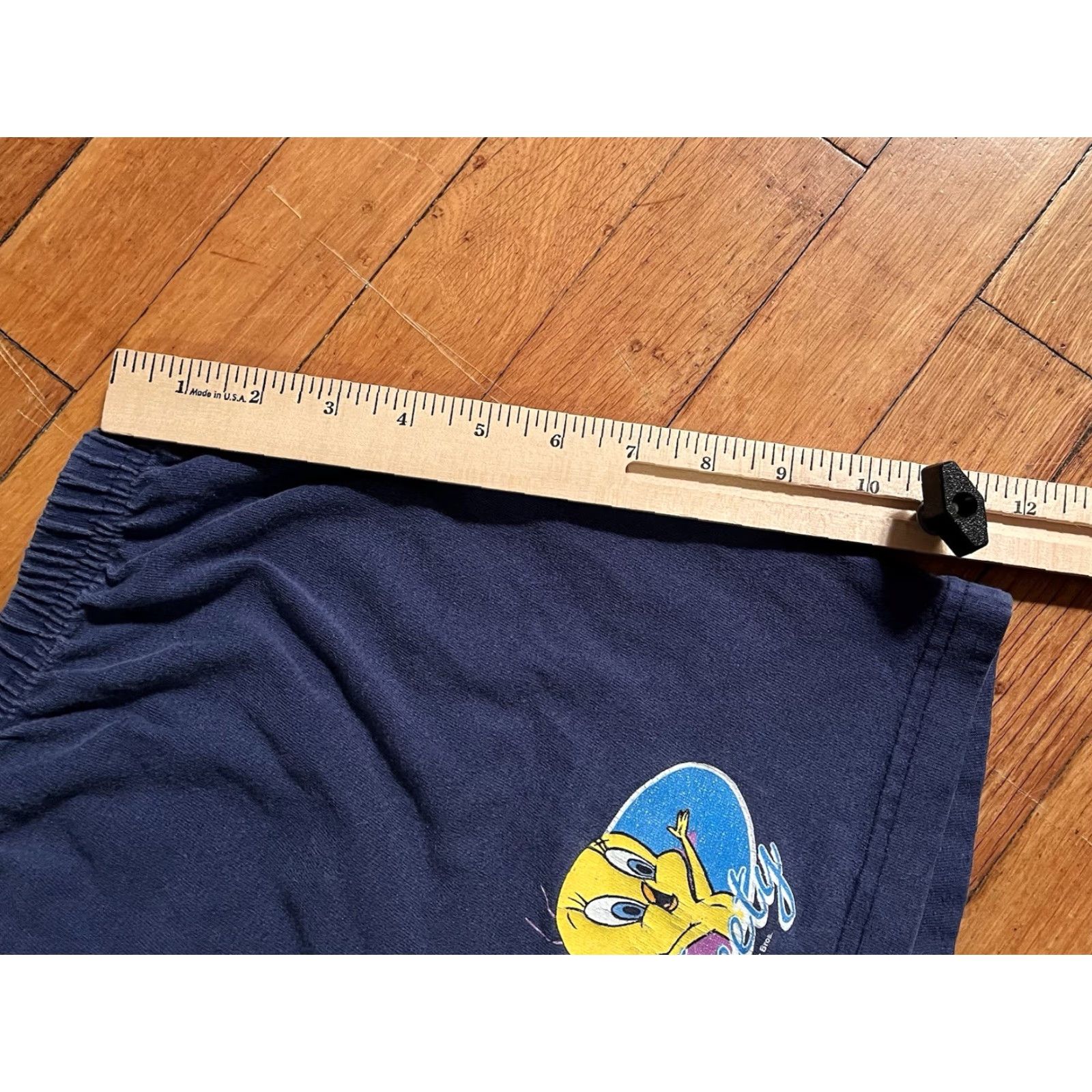 Vintage VINTAGE Looney Tunes Tweety Bird Sweat Shorts Women’s M Navy 1997 Size 32" / US 10 / IT 46 - 7 Thumbnail
