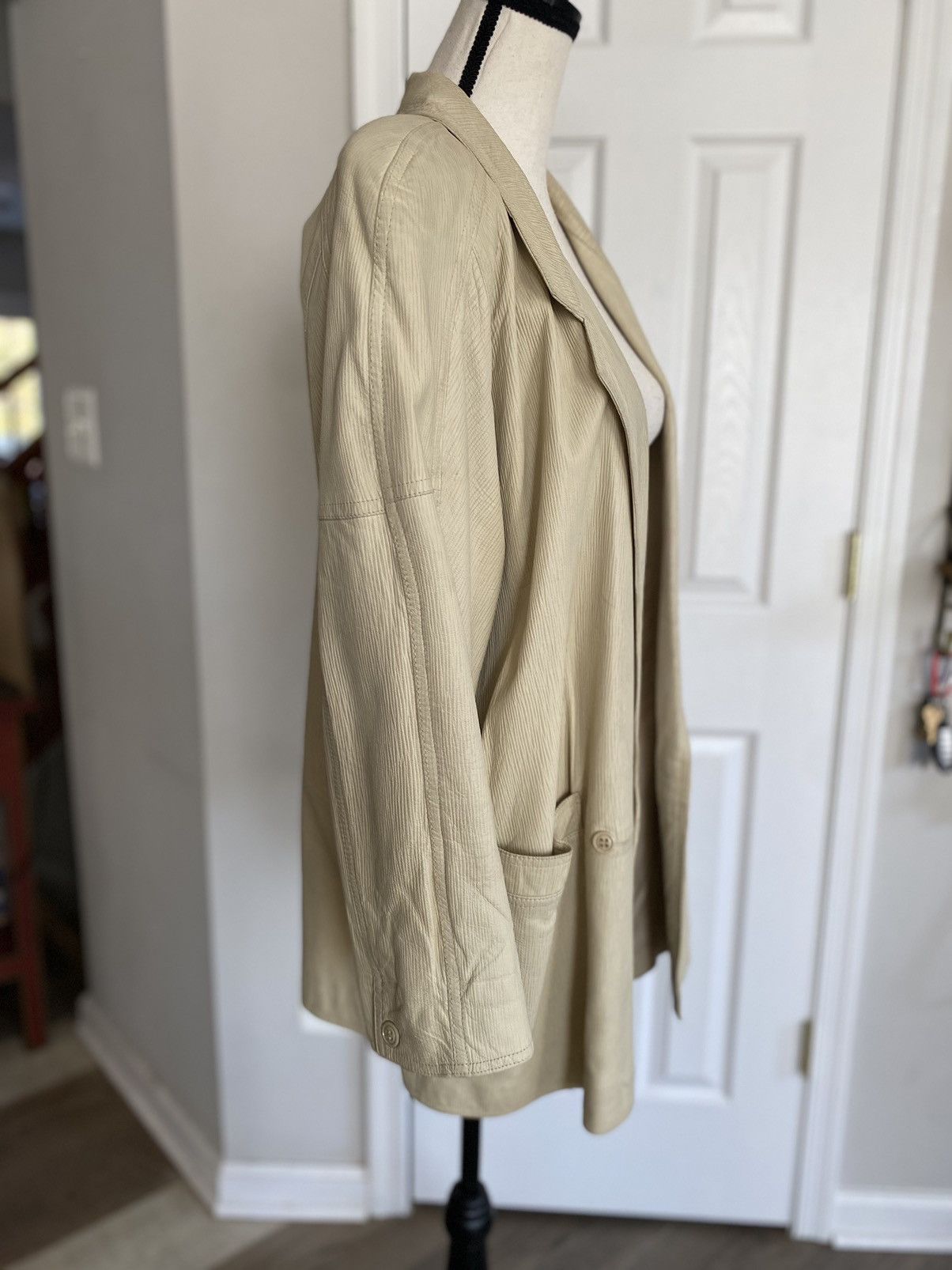 Other RARE EUROPEAN VINTAGE LEATHER JACKET WITH SHOULDER PADS Size L / US 10 / IT 46 - 6 Thumbnail