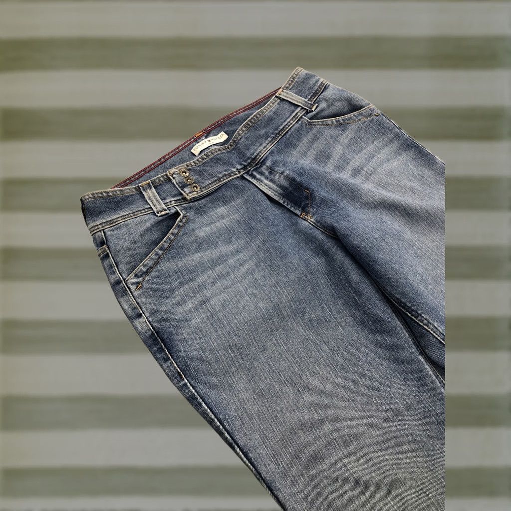 Tommy Hilfiger TOMMY HILFIGER Jeans Women's 18 High Rise Bootcut Hipster Denim 38x32.5 Blue 5-Pocket N/A Regular Vintage/HS Girls? Size 40" / US 18 - 1 Thumbnail