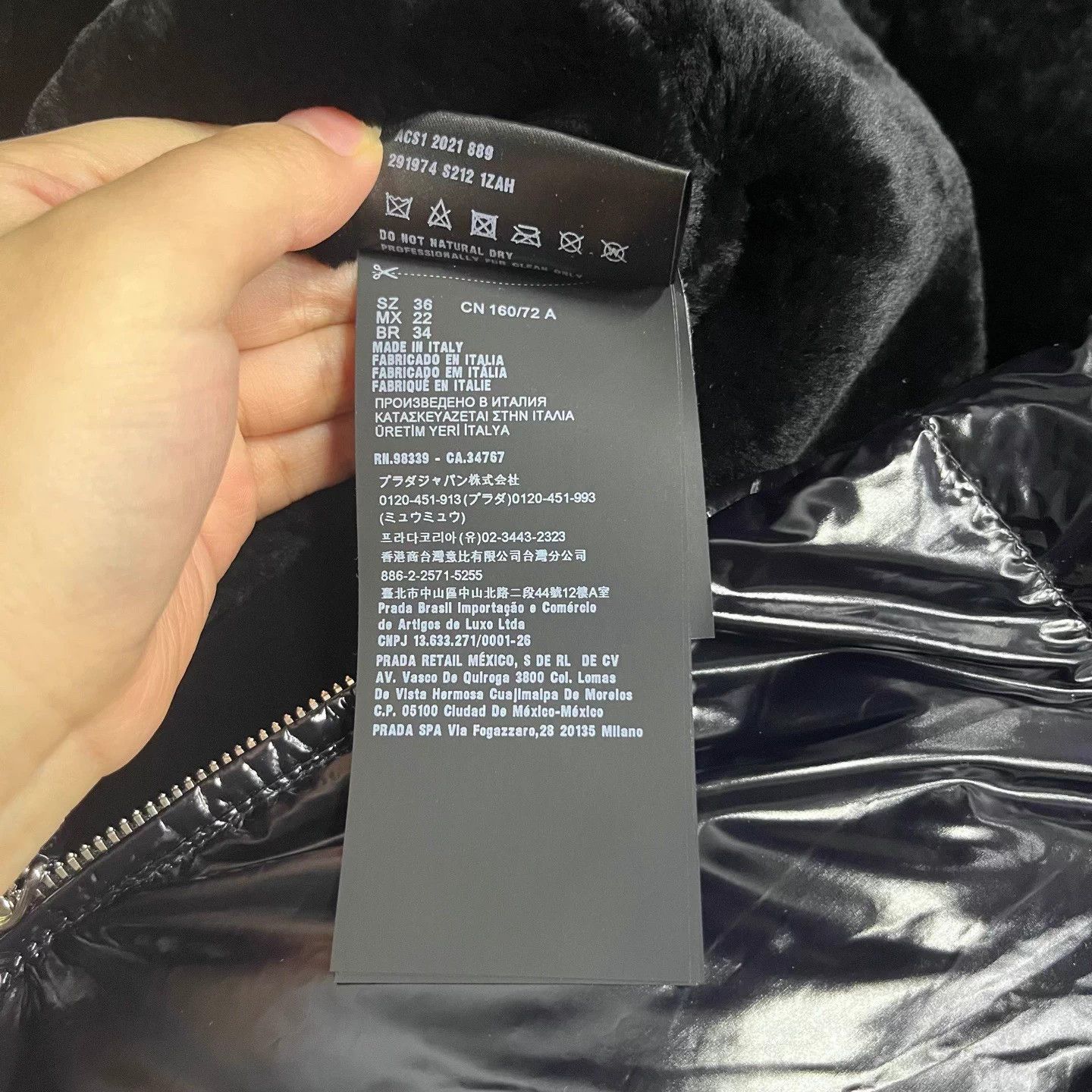 Prada Prada Black Hooded Zip Down Puffer Coat Size 36 Size XS / US 0-2 / IT 36-38 - 5 Thumbnail
