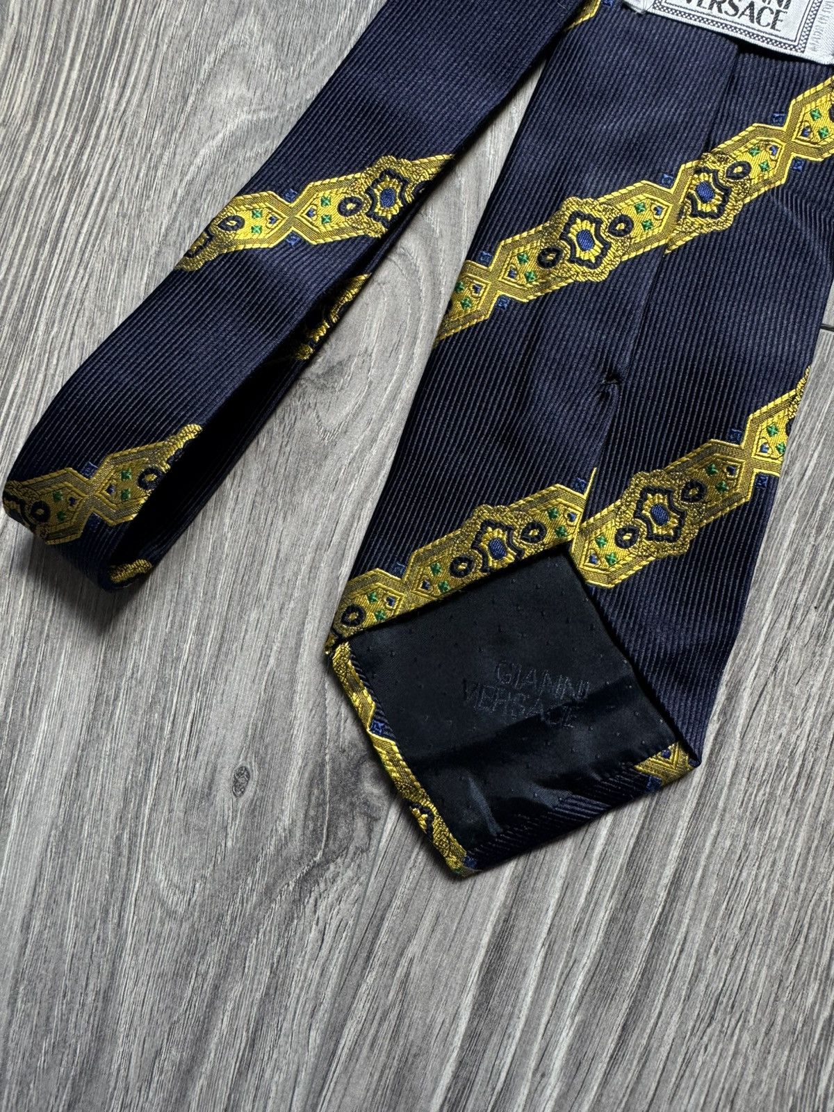 Versace Vintage Gianni Versace 100% silk necktie, baroque pattern Size ONE SIZE - 6 Thumbnail