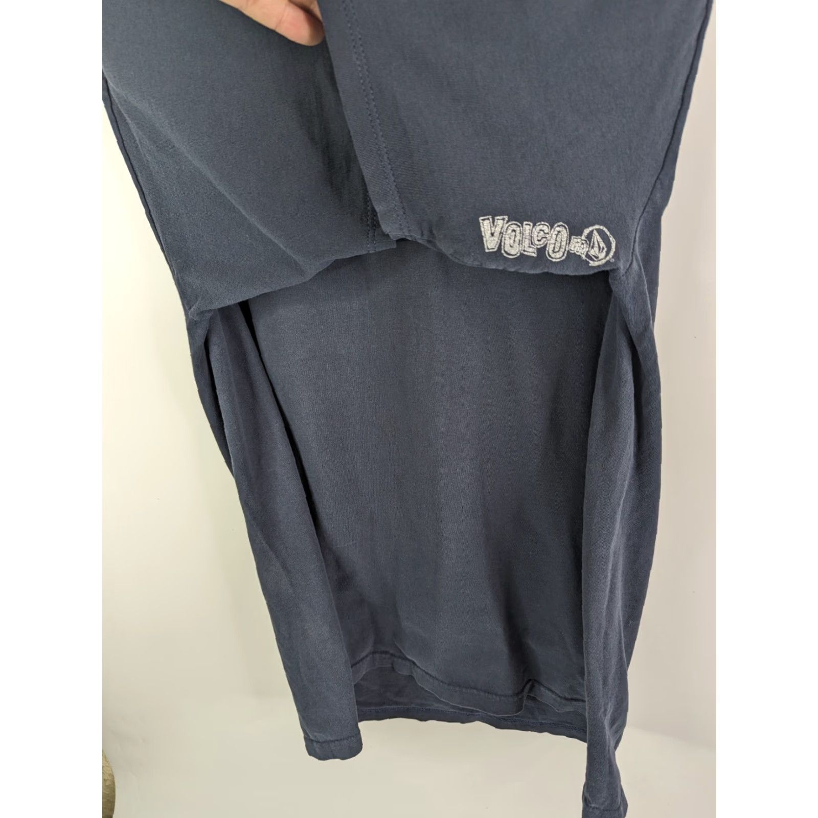 Volcom Vtg 90s VOLCOM Graphic T-Shirt Faded Navy Blue Size Large Skater Cotton Size L / US 10 / IT 46 - 3 Thumbnail