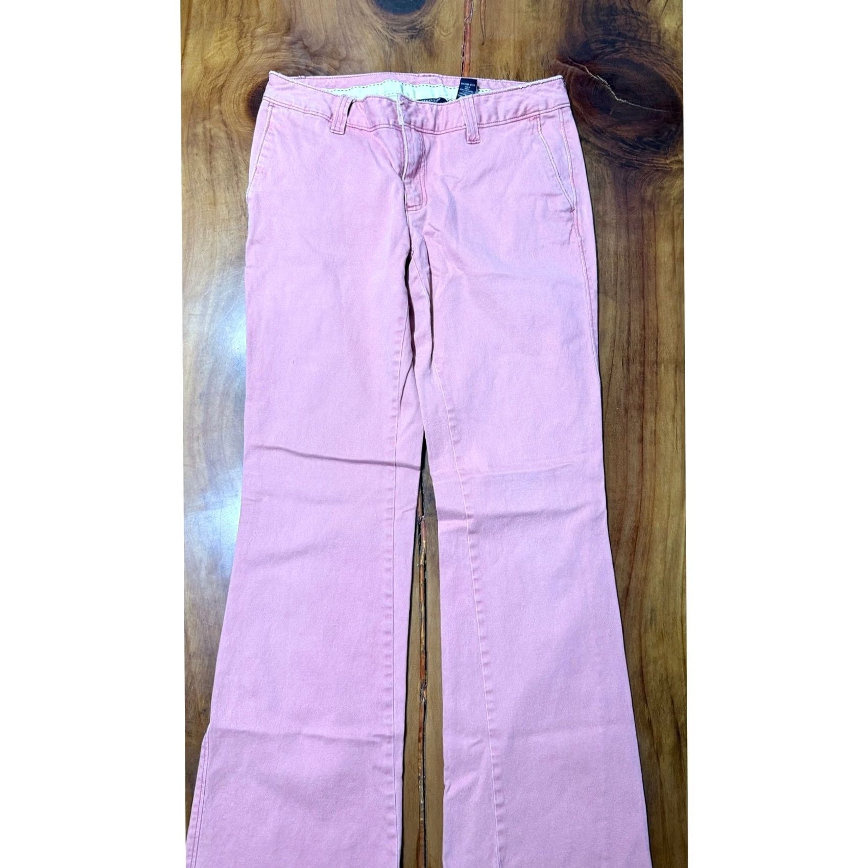American Eagle Outfitters Item Specifications: Brand: Nike Size 26" / US 2 / IT 38 - 2 Thumbnail