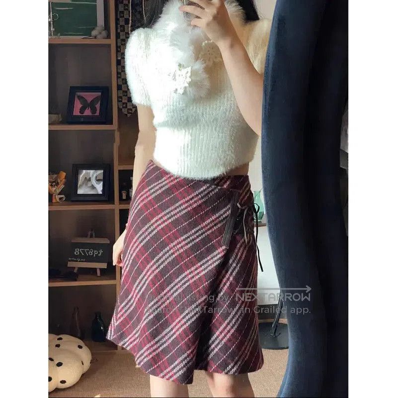 Burberry Burberry Women's Purple Wool Skirt. Size 23" - 9 Thumbnail