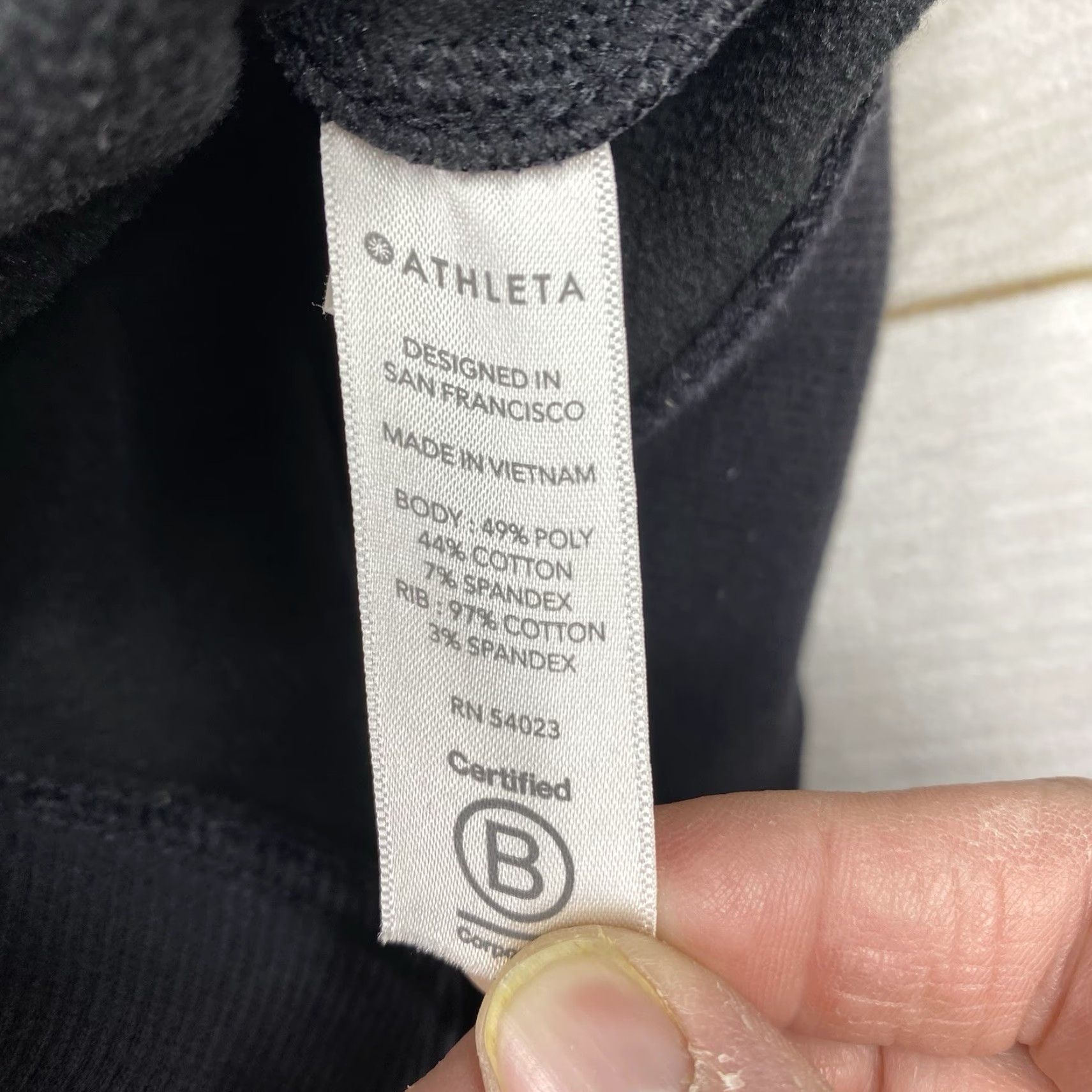 Athleta Athleta Hoodie Women XS Black Full Zip Pockets Thumb Holes Athletic Jacket Size XS / US 0-2 / IT 36-38 - 4 Thumbnail