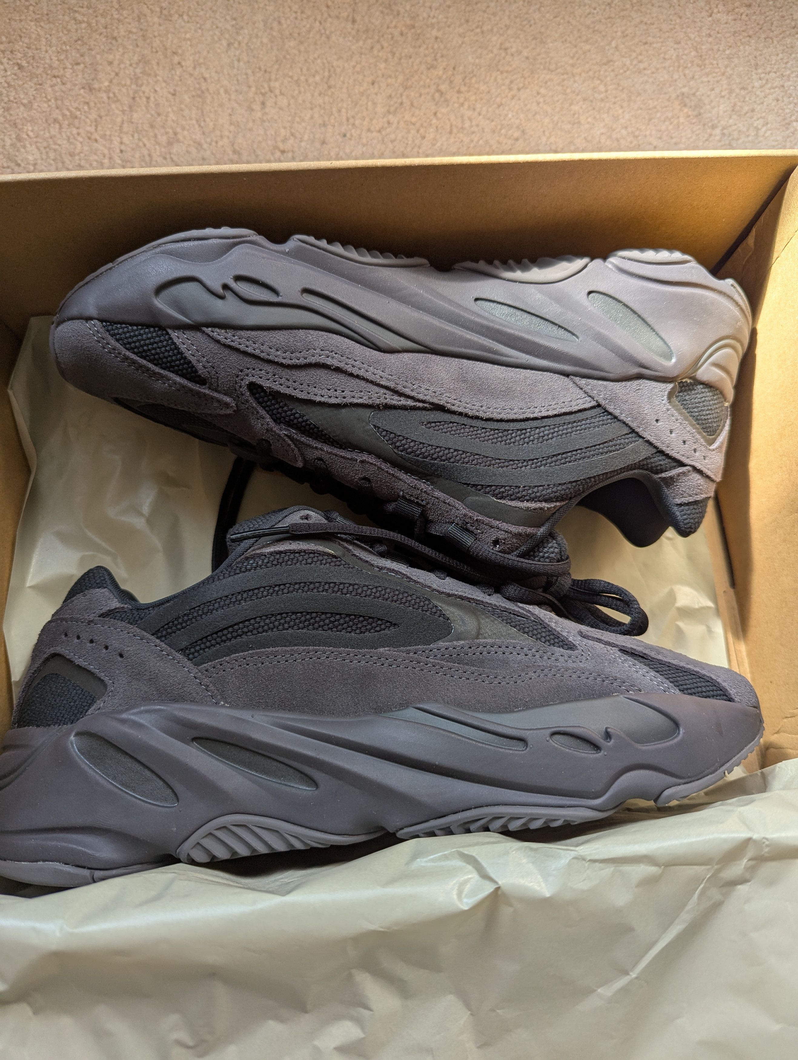 Adidas Adidas Yeezy Boost 700 V2 'Vanta' Size US 9 / EU 42 - 6 Thumbnail