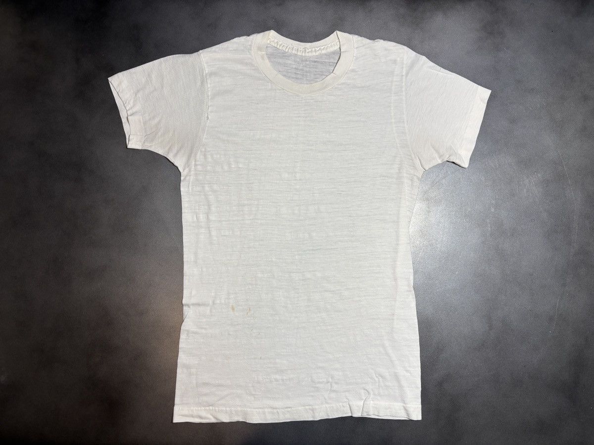 Vintage 1980s Vintage Blank Tee White Sheer Faded Worn Thrashed Dist Size US S / EU 44-46 / 1 - 13 Thumbnail