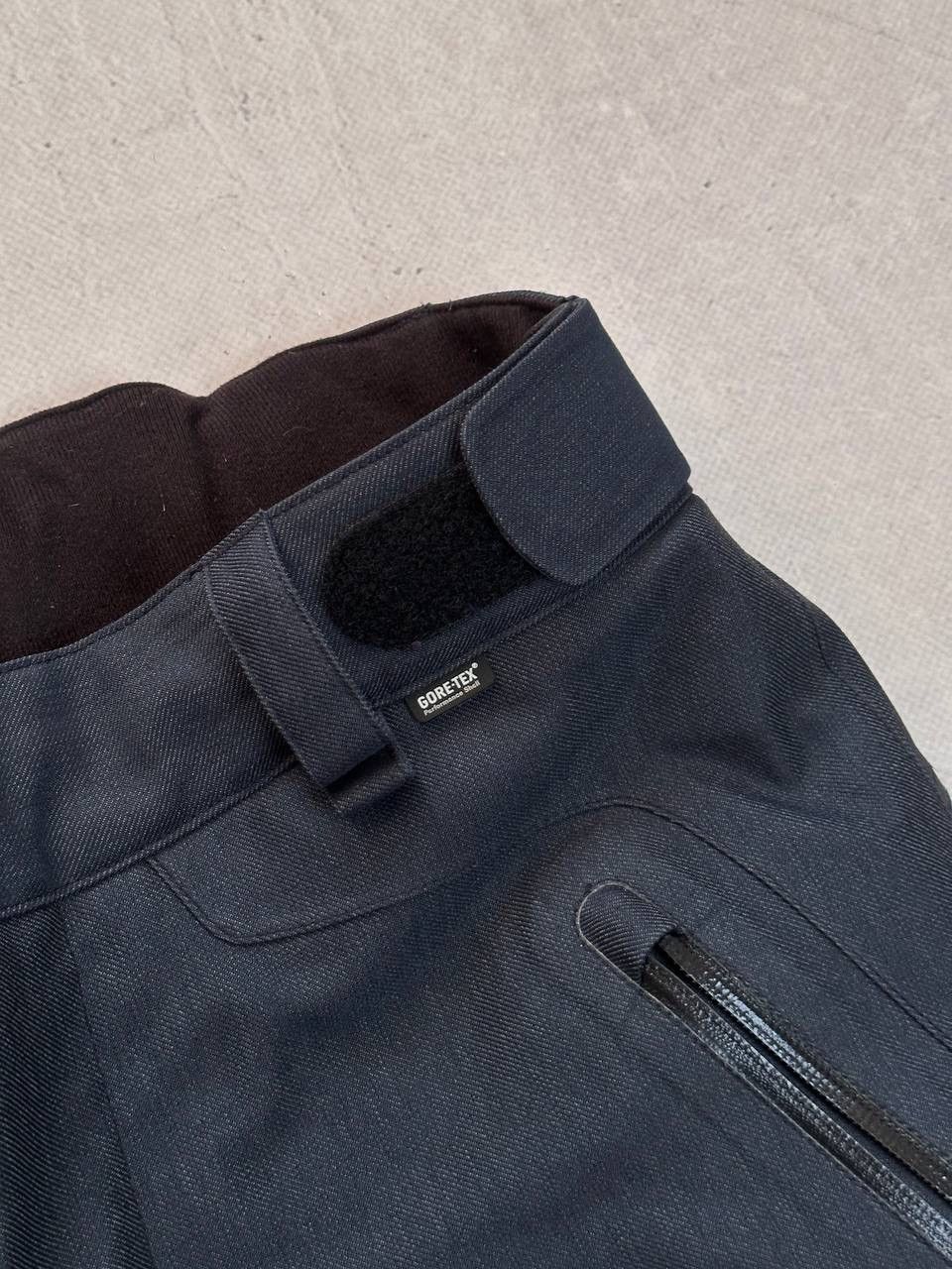 Peak Performance Peak Performance Gore-Tex Women Ski Pants Black Size S Size 32" / US 10 / IT 46 - 5 Thumbnail