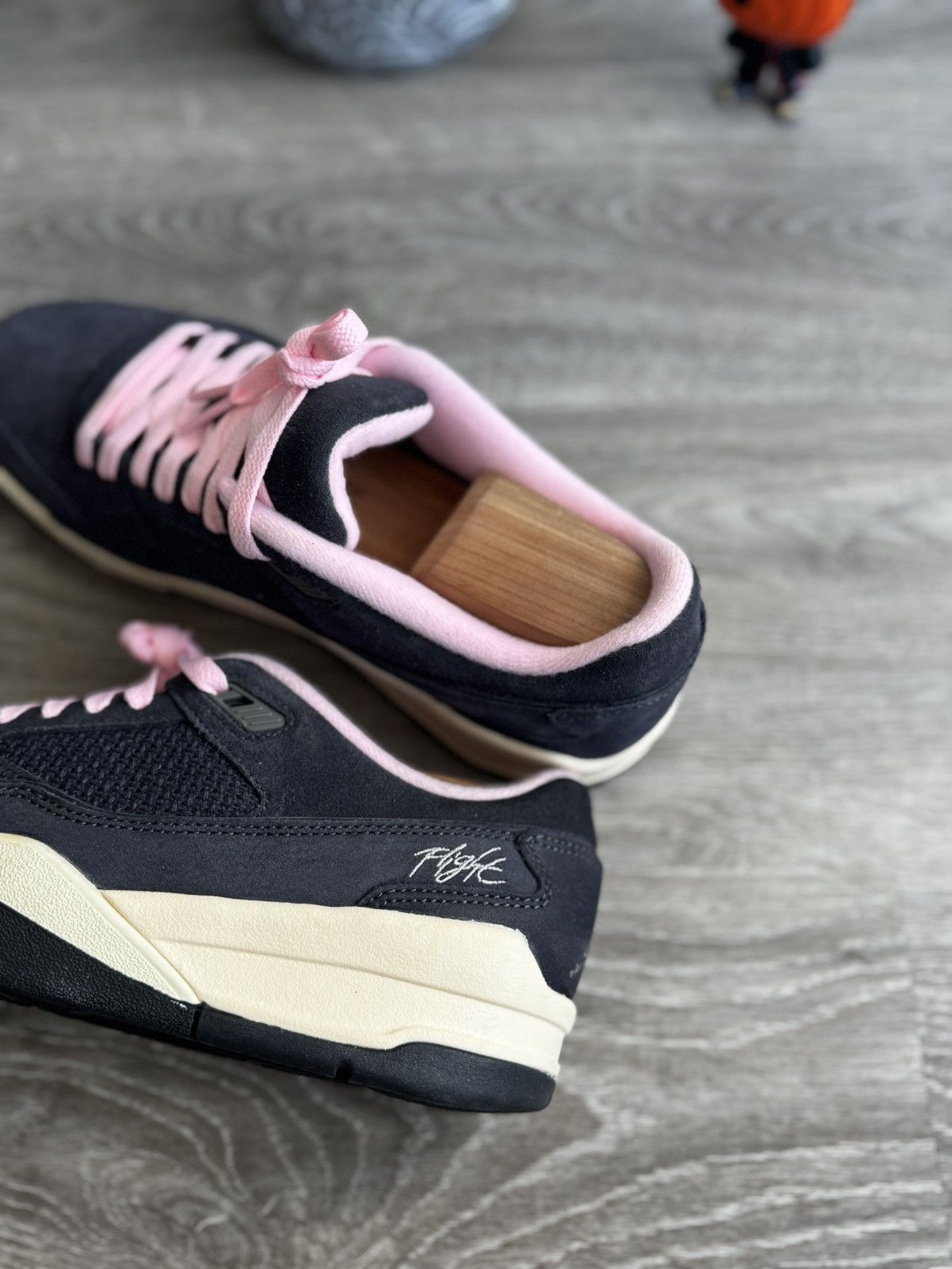 Jordan Brand Jordan Flight Court Neapolitan Black / Pink Size US 8 New Size US 8 / EU 41 - 9 Thumbnail