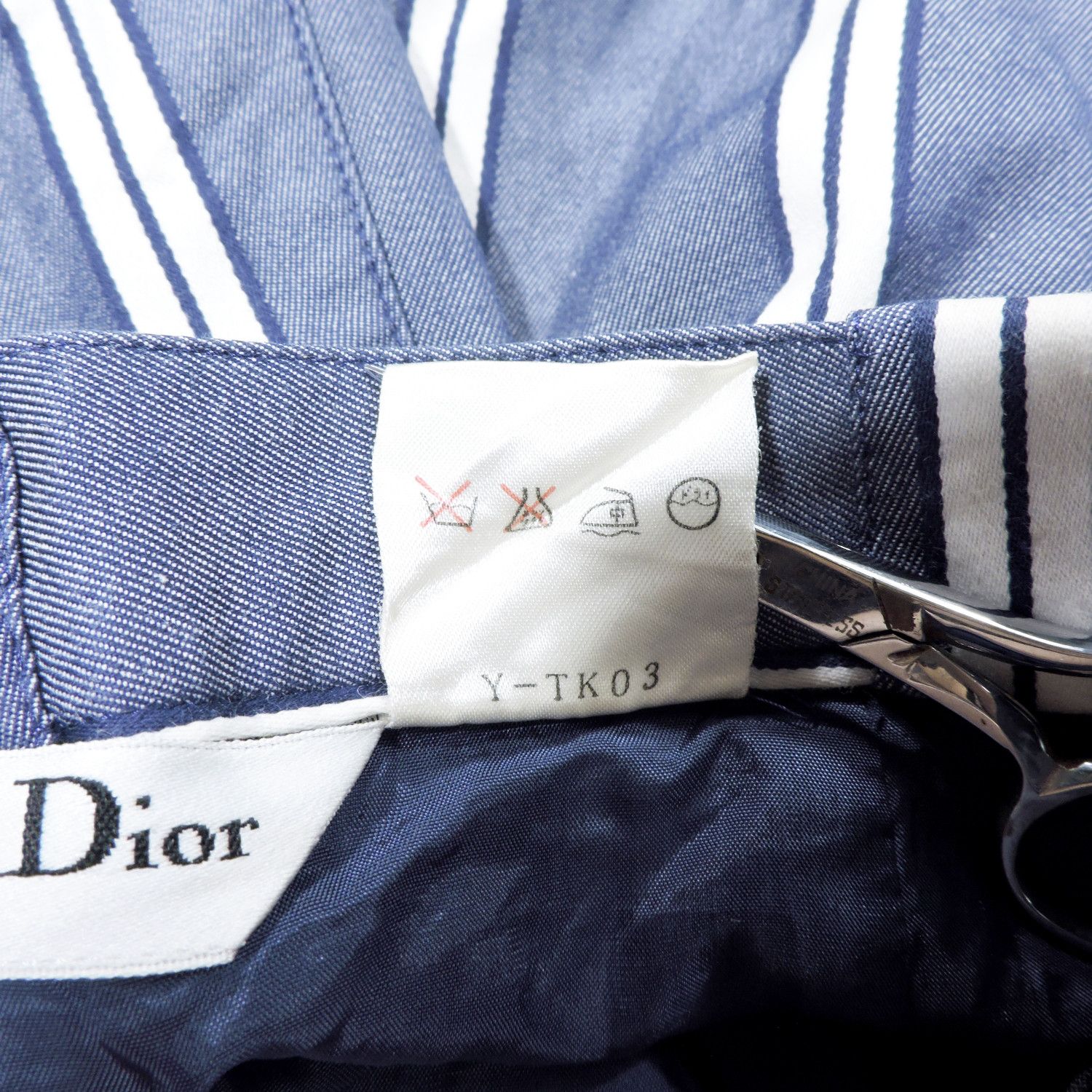 Christian Dior Monsieur CHRISTIAN DIOR SPORT STRIPED SHORT PANTS Size 27" / US 4 / IT 40 - 5 Thumbnail