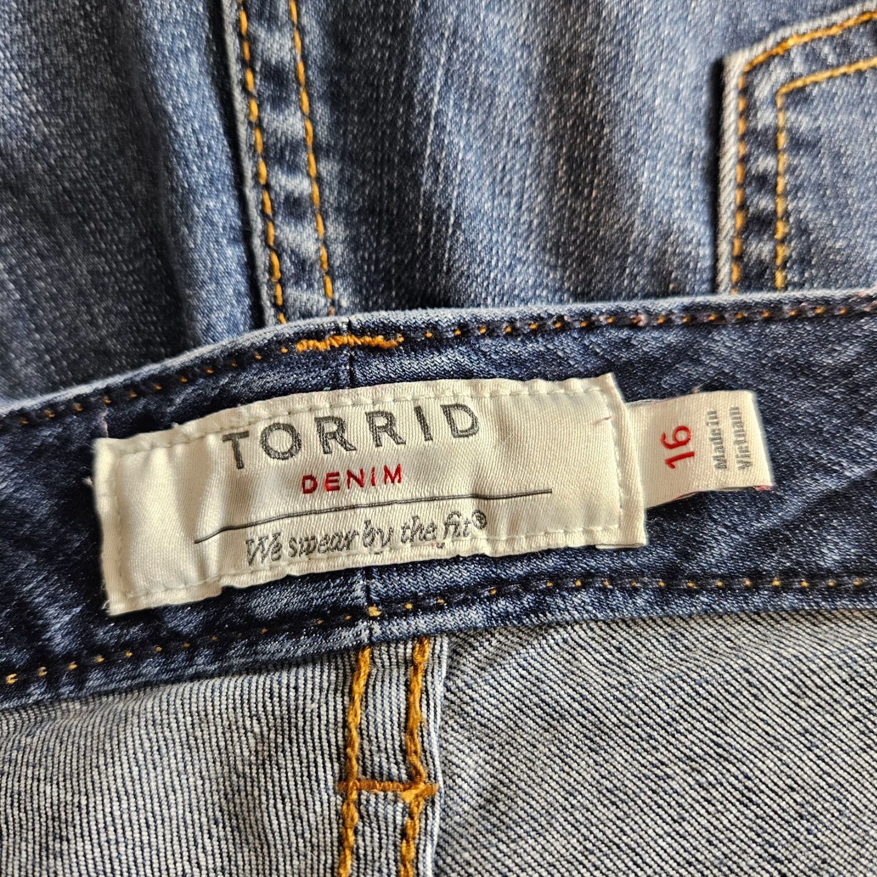 Torrid Torrid Denim Shorts - 16 - Blue - Medium Wash - Mid Rise - Plus Size - Women Size 38" / US 16 / IT 52 - 4 Thumbnail