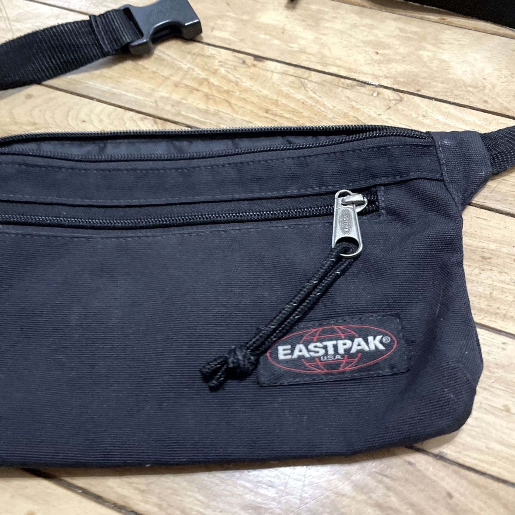 Eastpak Eastpak Vintage 1990s Fanny Pack Crossbody Bag USA Adjustable Strap Black 6x10 Size ONE SIZE - 4 Thumbnail