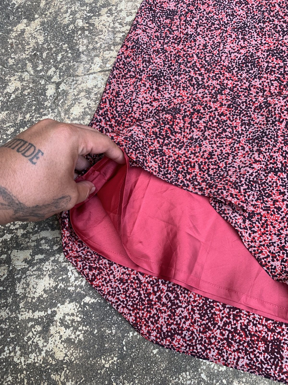 If Six Was Nine × Japanese Brand × Le Grande Bleu (L.G.B.) y2k Vivayou Japan Faux Fur Red Bitty Dot Silk Dress Size S / US 4 / IT 40 - 9 Thumbnail