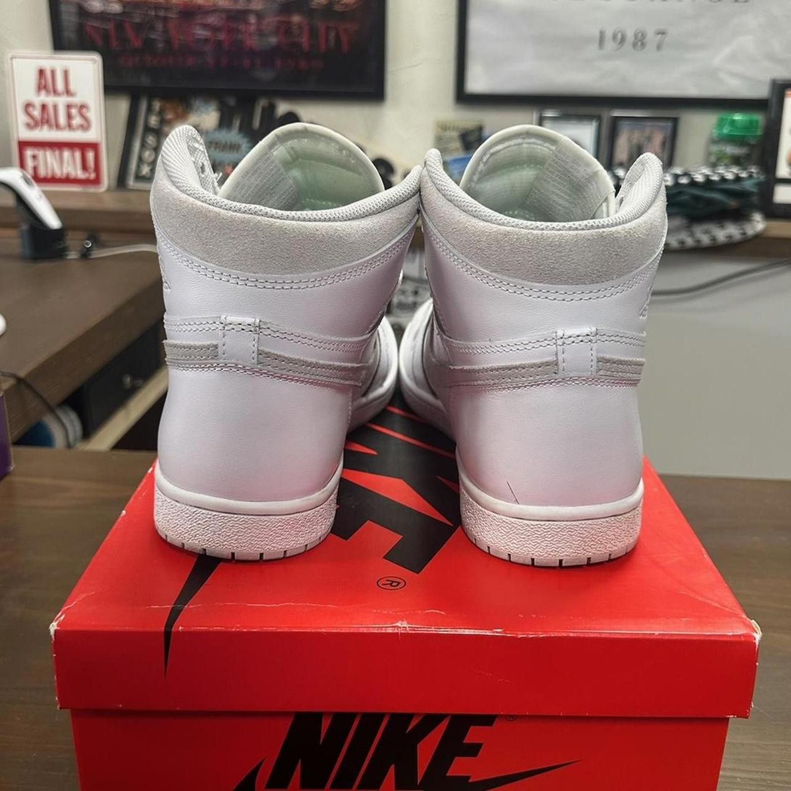Nike Nike Neutral Grey Jordan 1 High Size US 11 / EU 44 - 4 Thumbnail