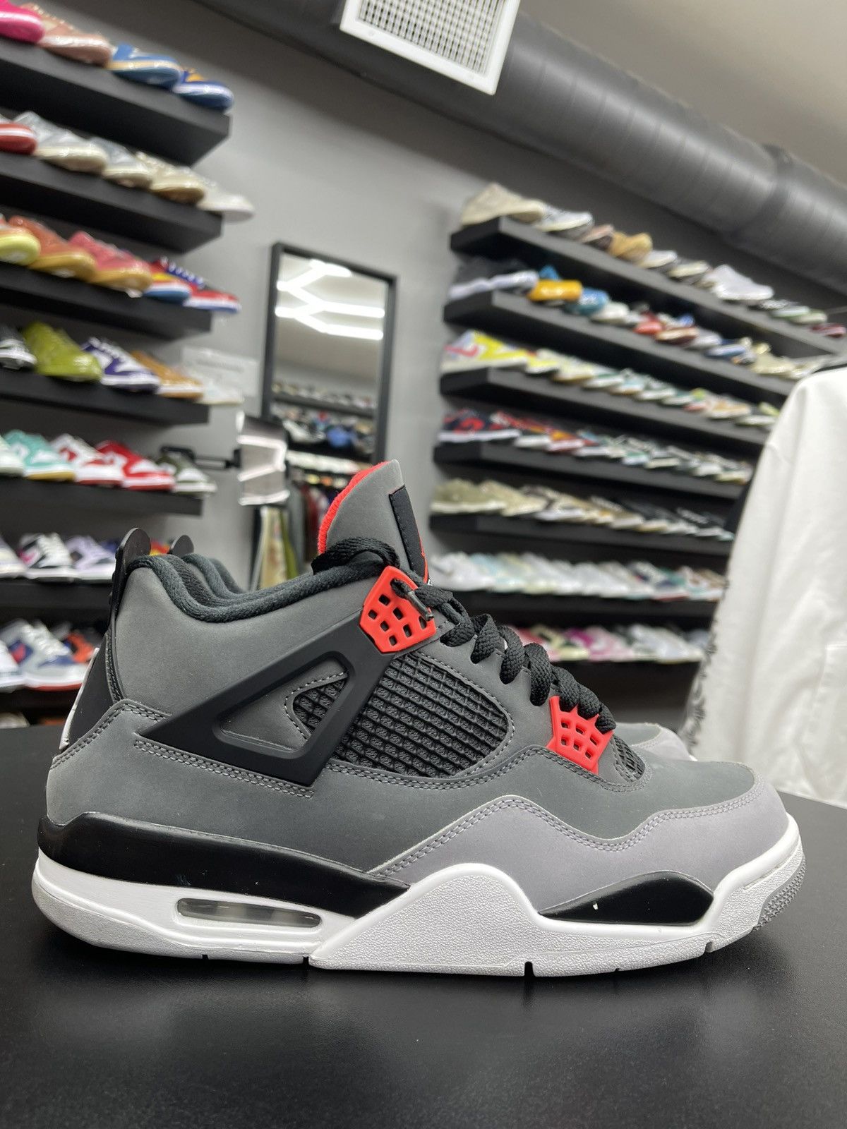 Jordan Brand Size 10.5 - Jordan 4 Retro Infrared Size US 10.5 / EU 43-44 - 3 Thumbnail