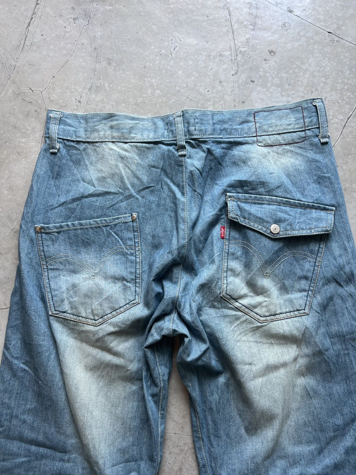 Levi's Vintage Levis Engineered Twisted Jeans Actual 35x31 Size US 35 - 1 Thumbnail