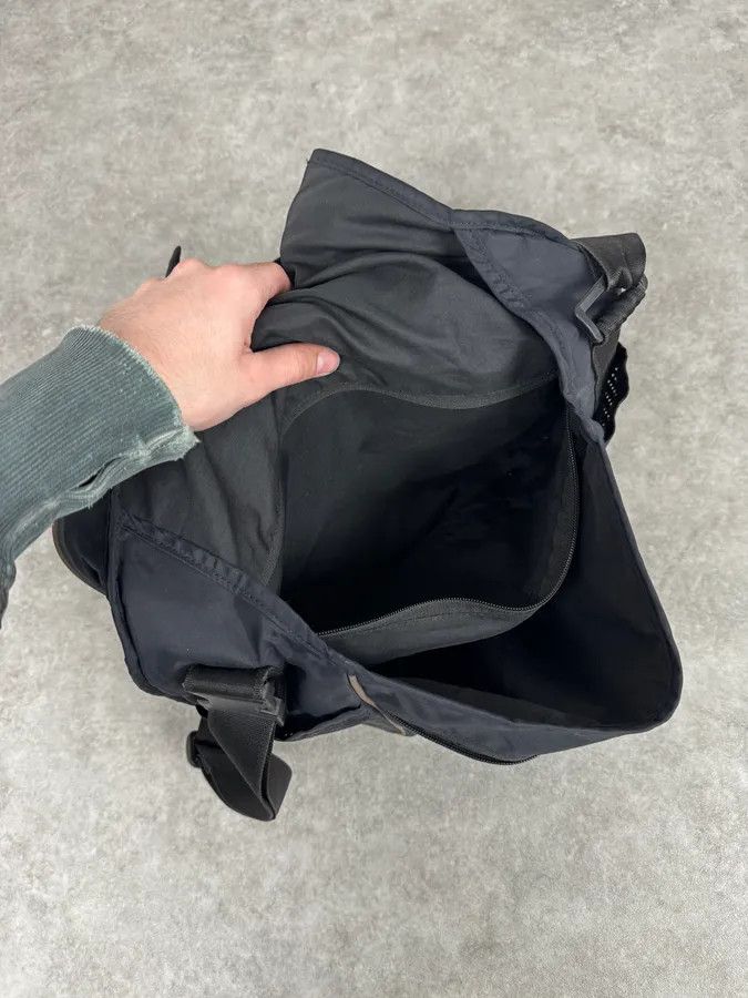 Nike 2000s Nike Black & Red Technical Nylon Crossbag Size ONE SIZE - 11 Thumbnail