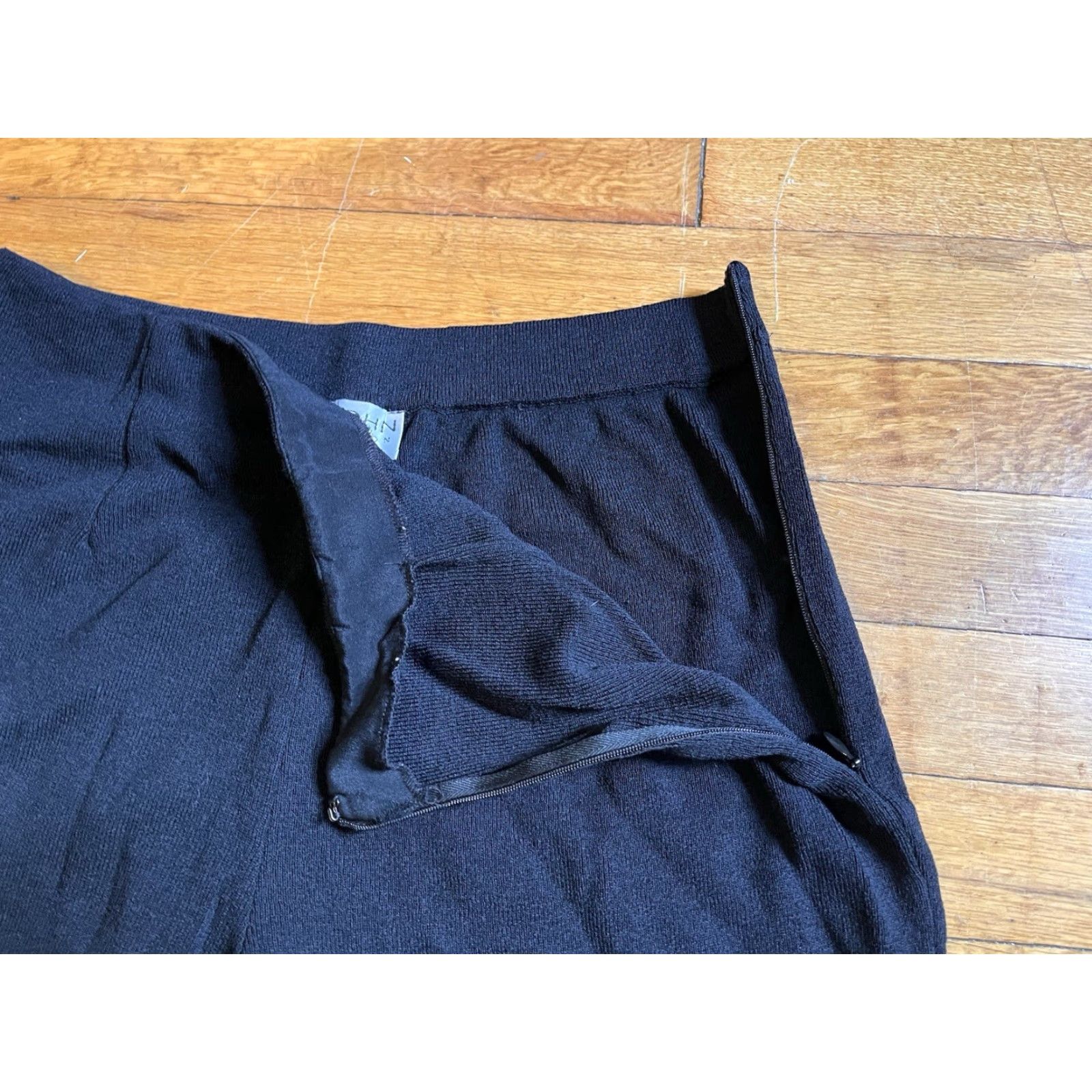 St. John St. John Collection Santana Knit Stretch Pants Women's 10 Black Wool Front Pleated Dress Pants Slim Straight Adult Regular Boy? No Size 32" / US 10 / IT 46 - 5 Thumbnail
