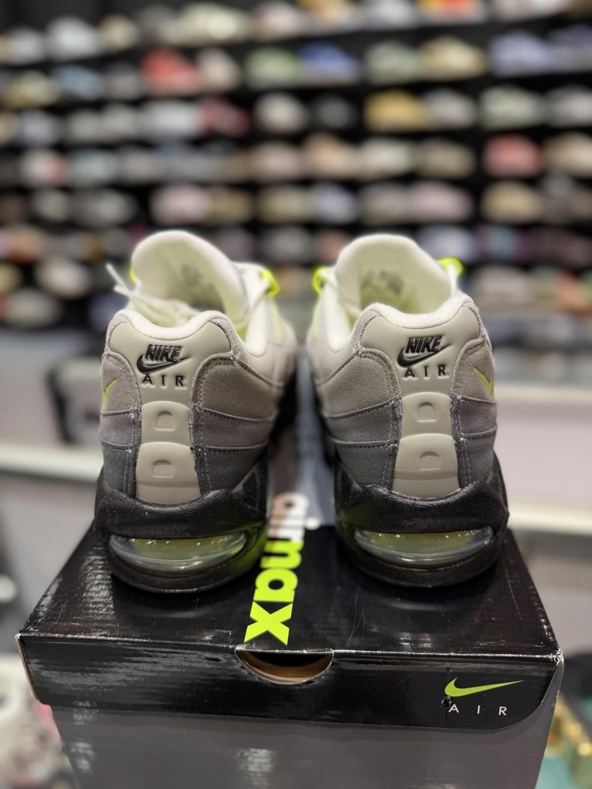 Nike Size 9.5 - Nike Air Max 95 OG 2025/2026 Neon (HM4740 001) Size US 9.5 / EU 42-43 - 8 Thumbnail