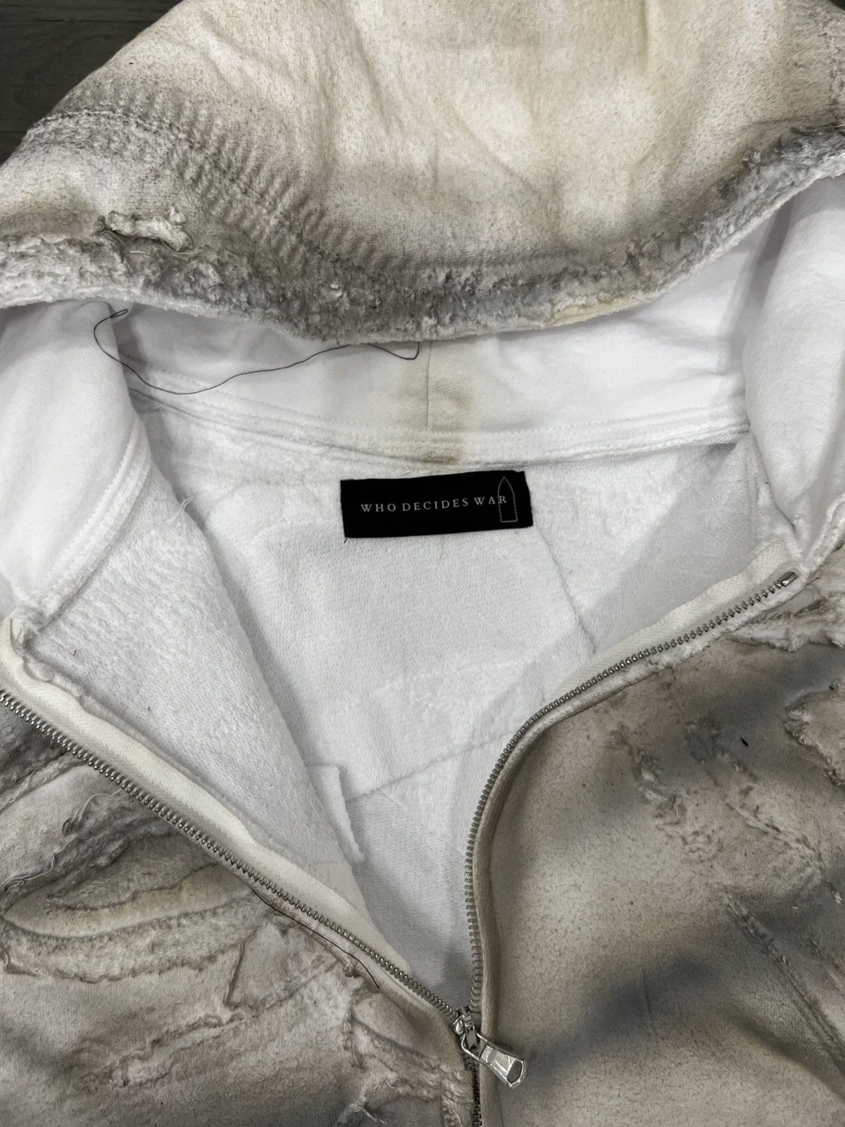 Who Decides War 1o1 runway sample Size US M / EU 48-50 / 2 - 5 Thumbnail