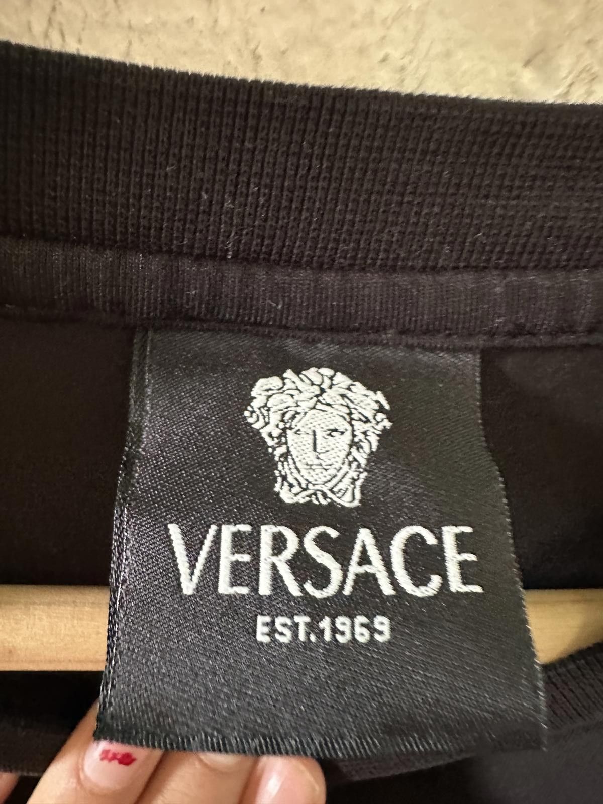Versace Versace Black Studded Logo T-Shirt Size US L / EU 52-54 / 3 - 4 Thumbnail
