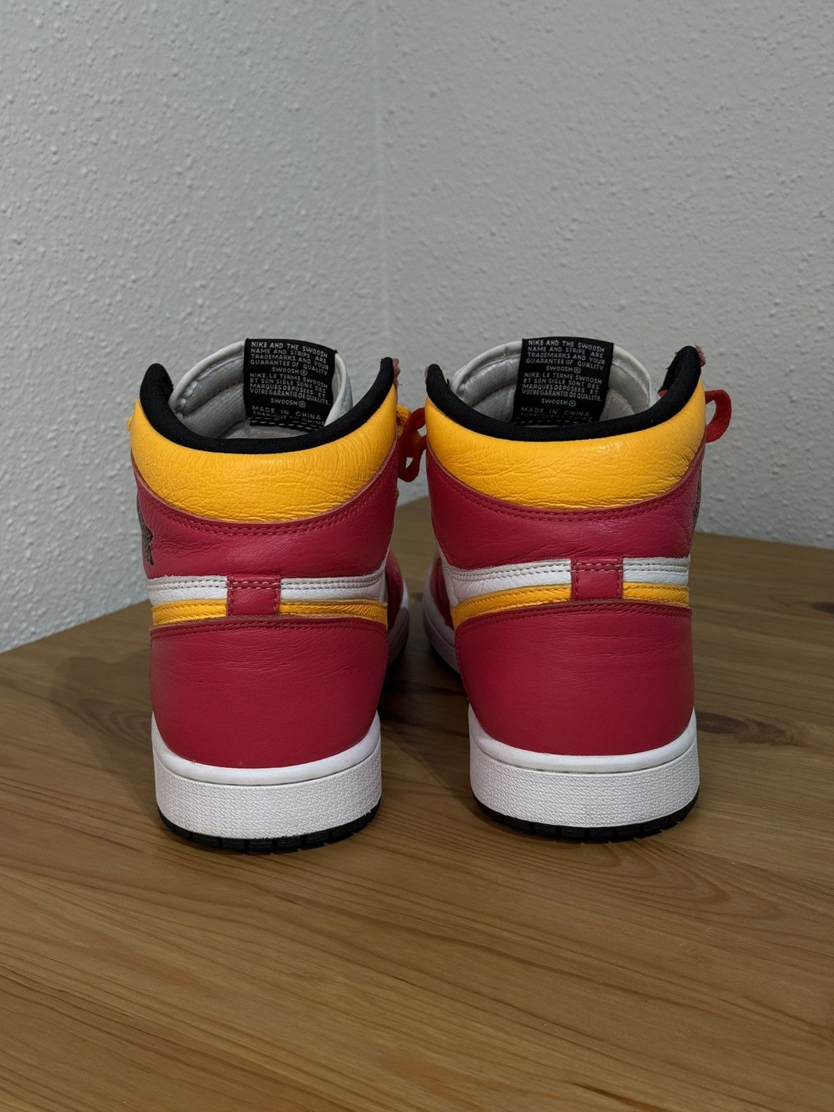 Jordan Brand × Nike Jordan 1 Retro High OG Light Fusion Red Size US 10 / EU 43 - 5 Thumbnail