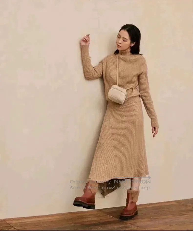 Loro Piana LORO PIANA Baby Cashmere Beige Knit Set, Asymmetrical Desi Size XS / US 0-2 / IT 36-38 - 1 Thumbnail