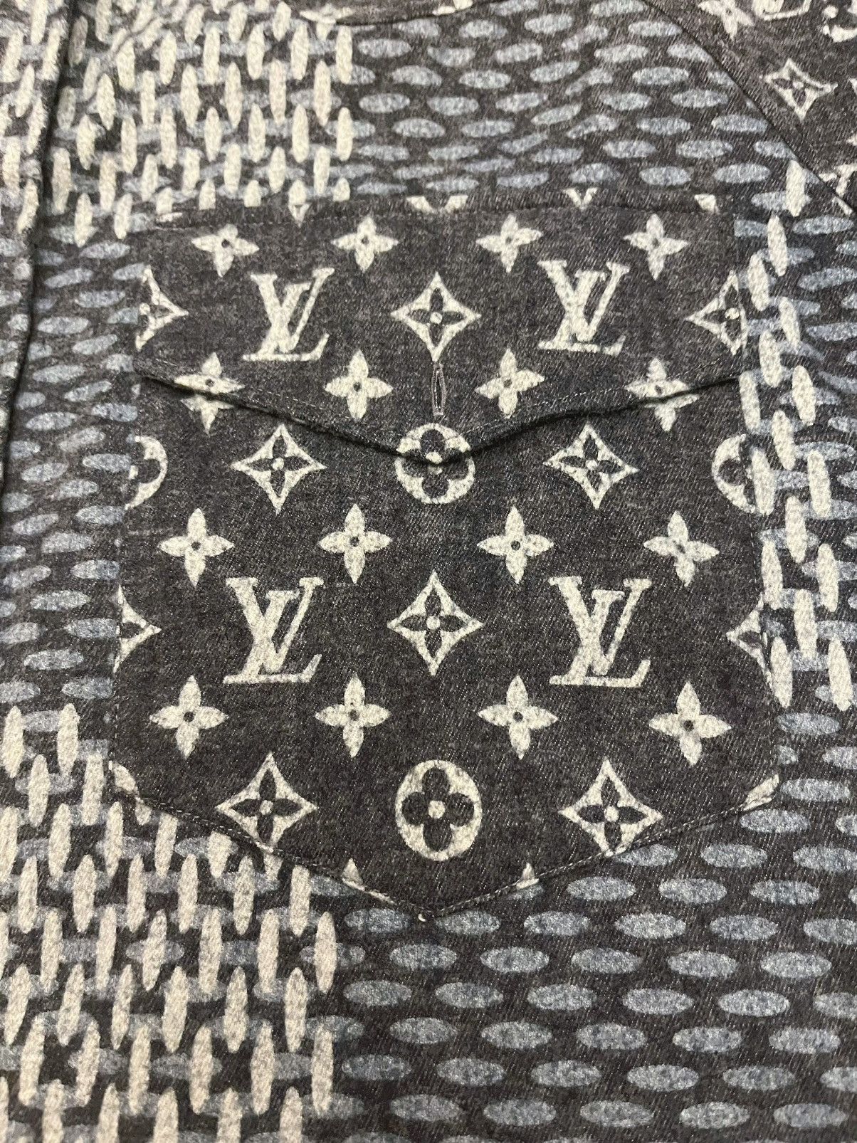Louis Vuitton Louis Vuitton luxury casual T-shirt. Size US M / EU 48-50 / 2 - 7 Thumbnail