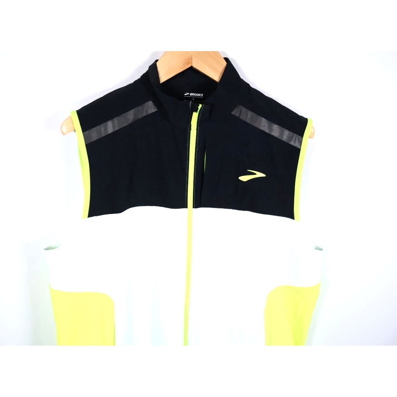 Brooks Brooks Running Vest Men's Large White Black Yellow Zip Up 211358 Size US L / EU 52-54 / 3 - 4 Thumbnail