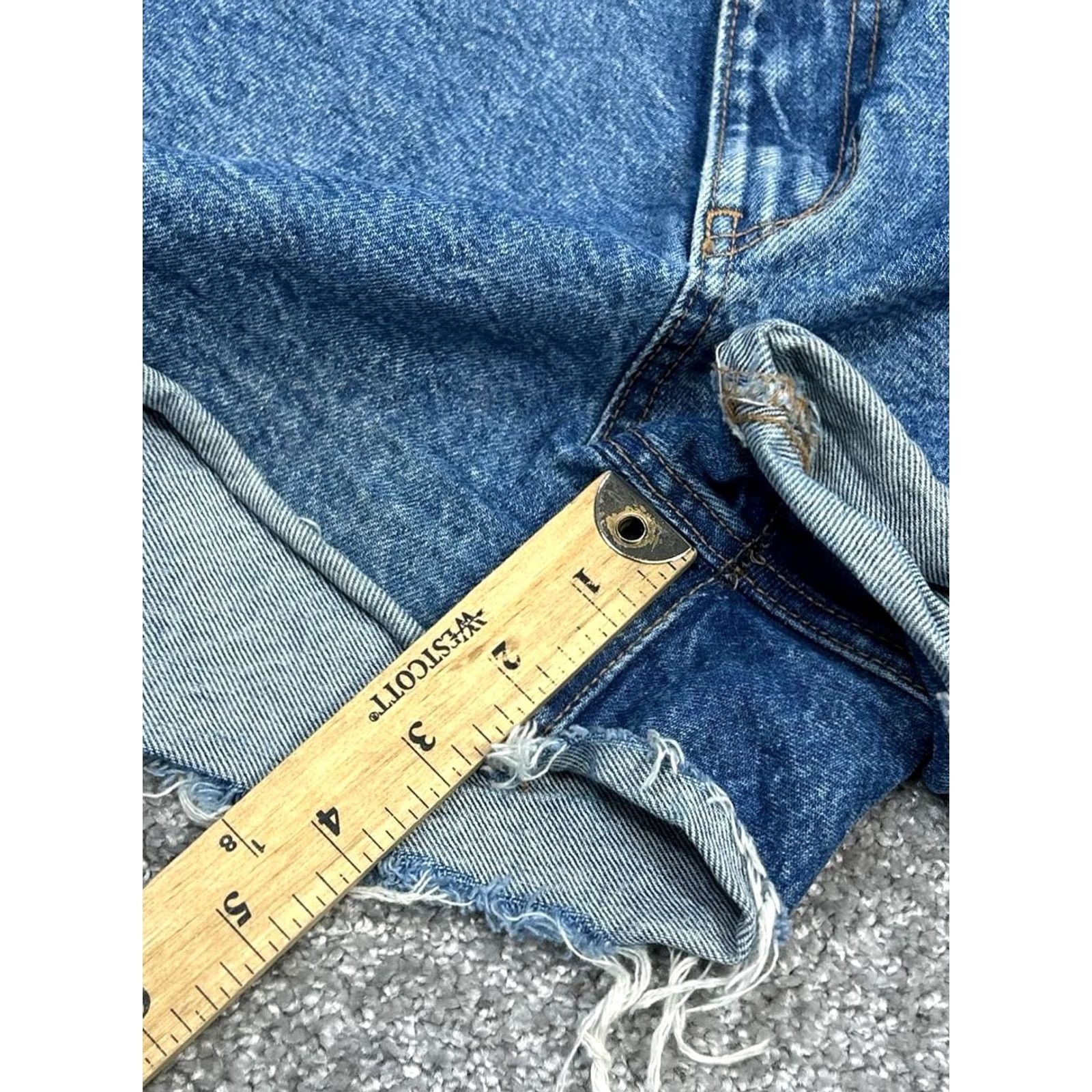 Zara Zara Shorts Women's 6 Light Medium Wash Denim Cut Offs Size 28" / US 6 / IT 42 - 2 Thumbnail
