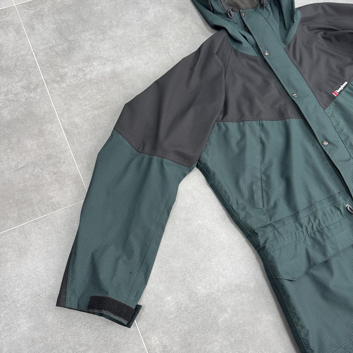Berghaus Vintage Berghaus Extrem 7000 Gore-Tex Fabric Coat Jacket 90s Size US XL / EU 56 / 4 - 2 Thumbnail
