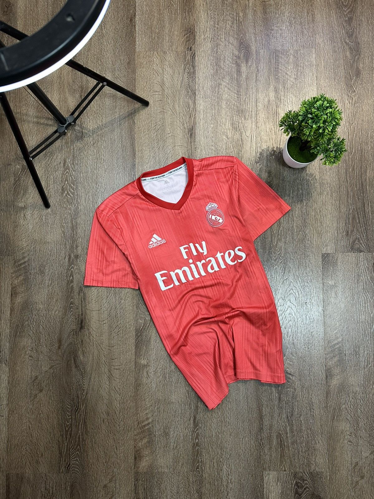 Adidas Adidas 2018-19 Real Madrid Soccer T-shirt Football Jersey Size US S / EU 44-46 / 1 - 1 Thumbnail