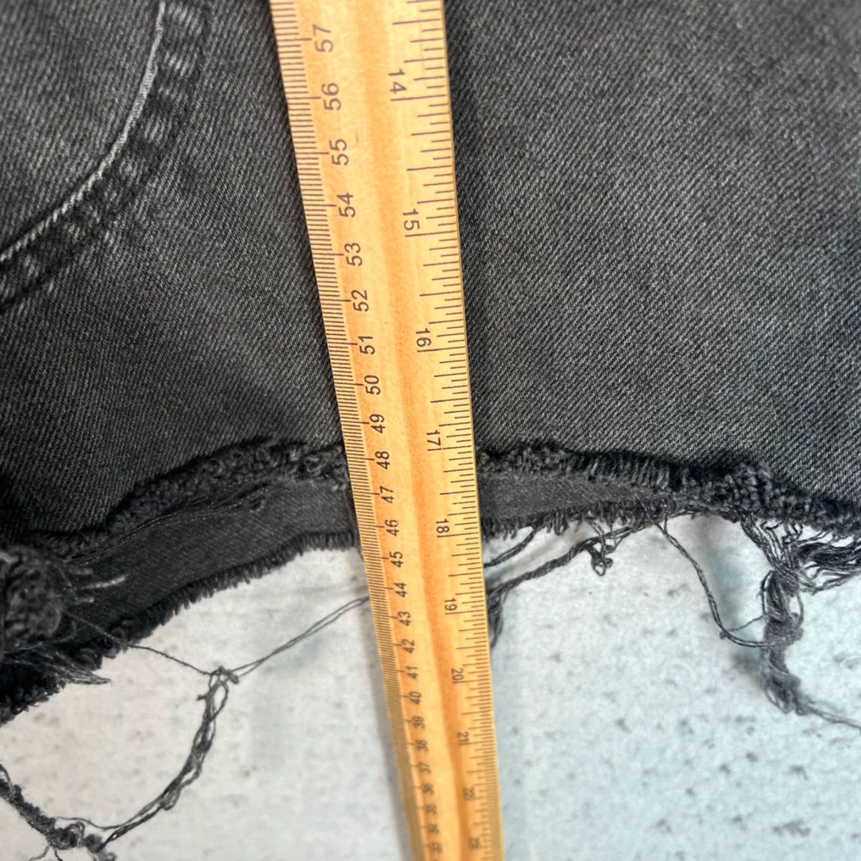 Vintage VINTAGE Ardene Women's Denim Shorts Size 13 High Rise Black Frayed Hem Cut-Off Summer Casual Size 34" / US 12 / IT 48 - 6 Thumbnail