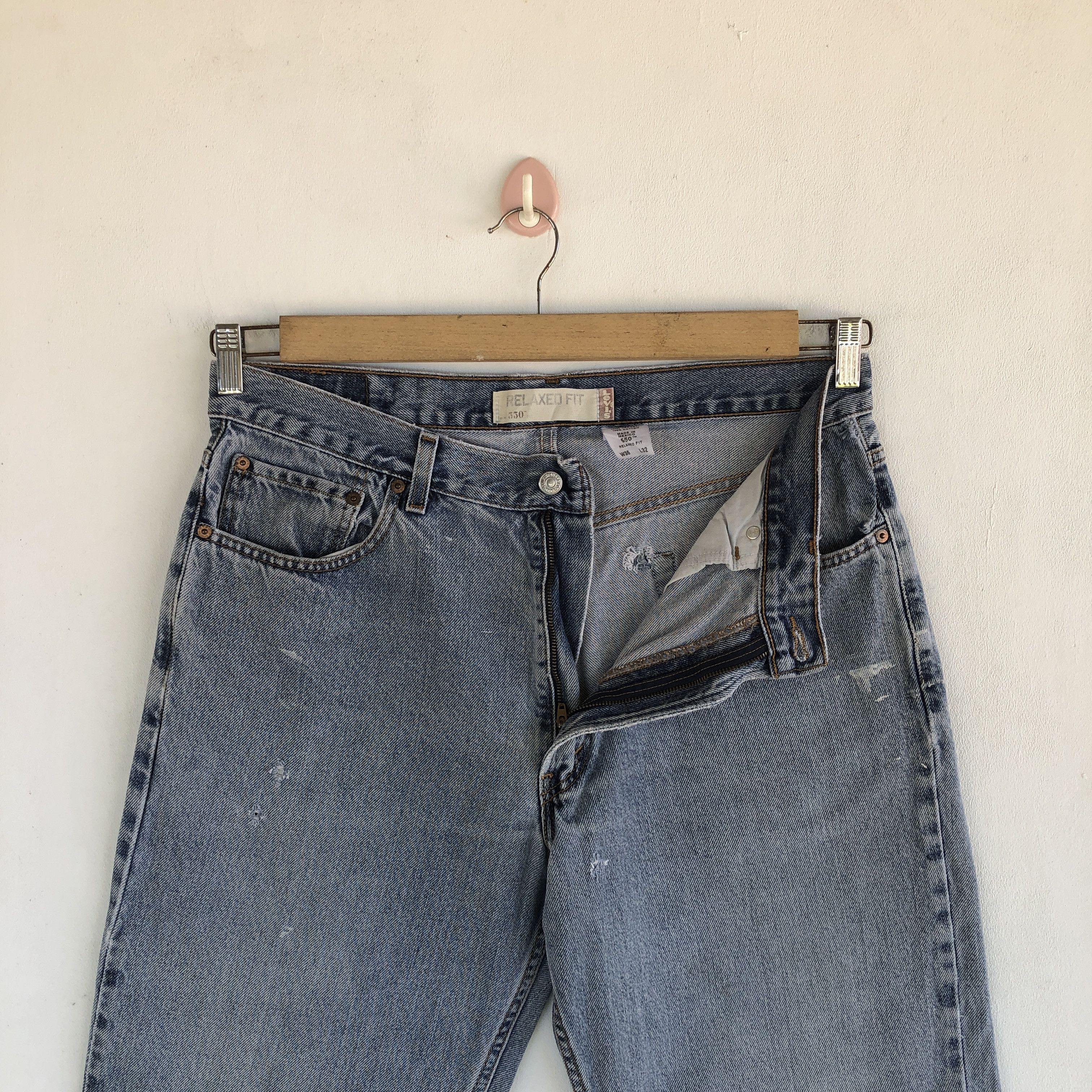 Levi's Vintage Levis Sun Faded Jeans Levi's 550 Light Wash Denim Size US 32 / EU 48 - 6 Thumbnail