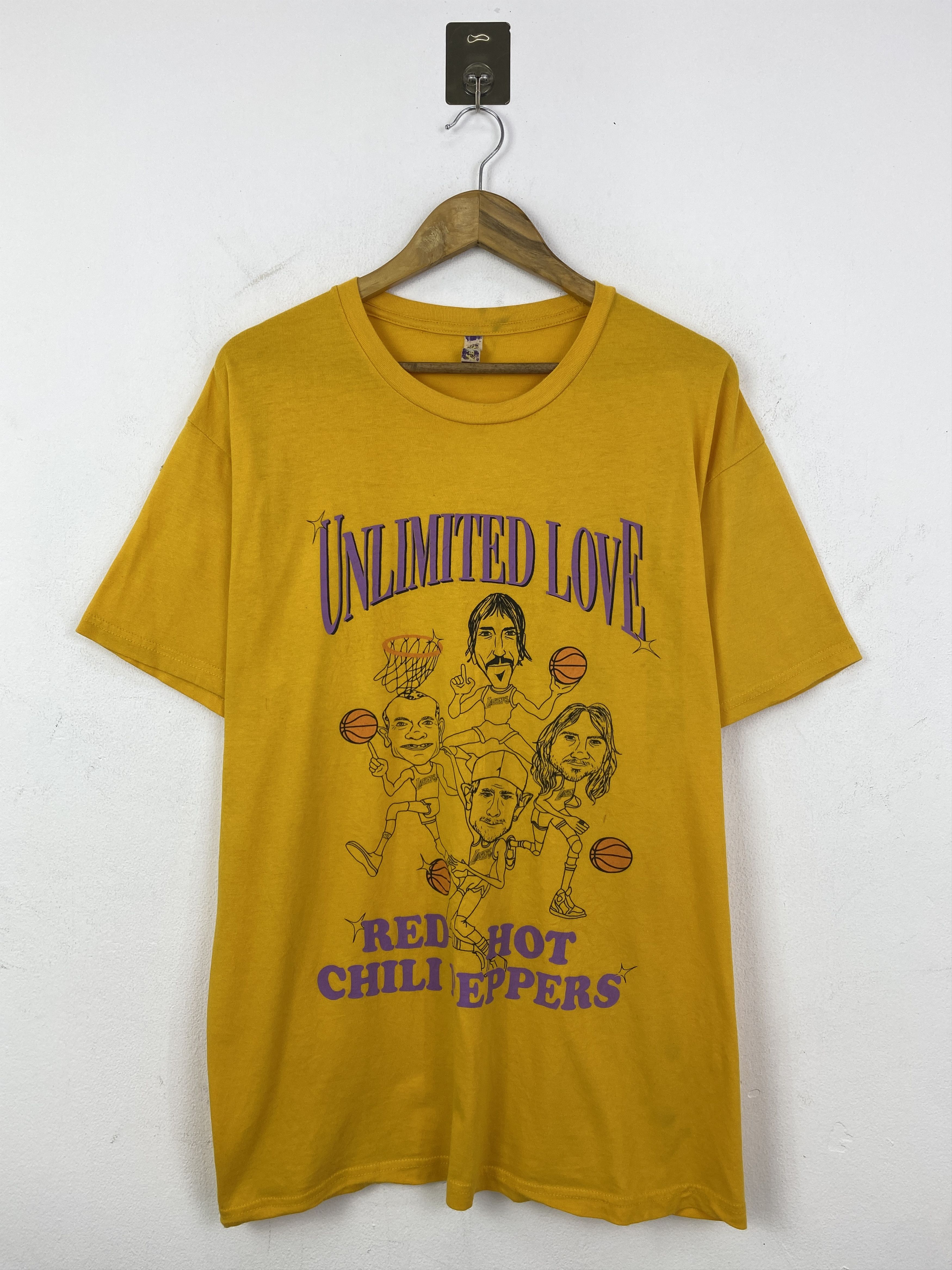 Band Tees Vintage Lakers Red Hot Chili Pepper Tshirt TA0734 Size US XL / EU 56 / 4 - 1 Thumbnail