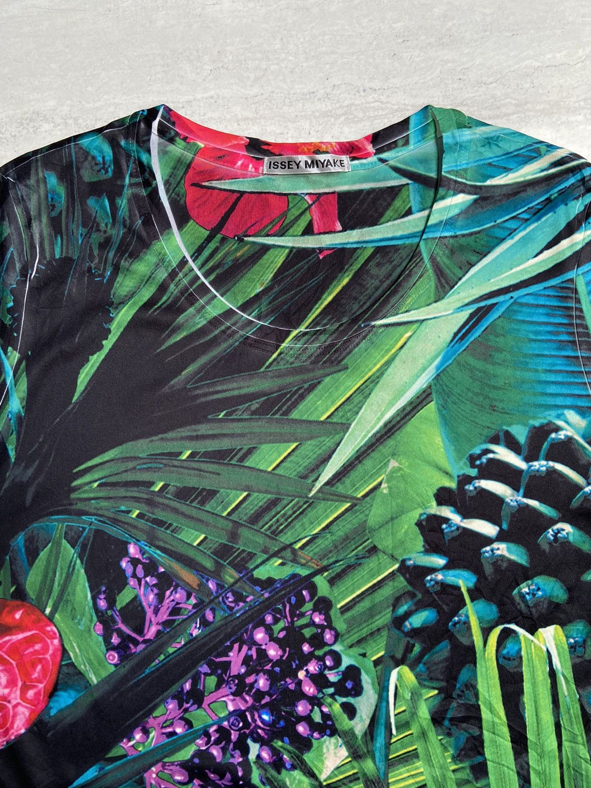 ISSEY MIYAKE Motive T-shirt