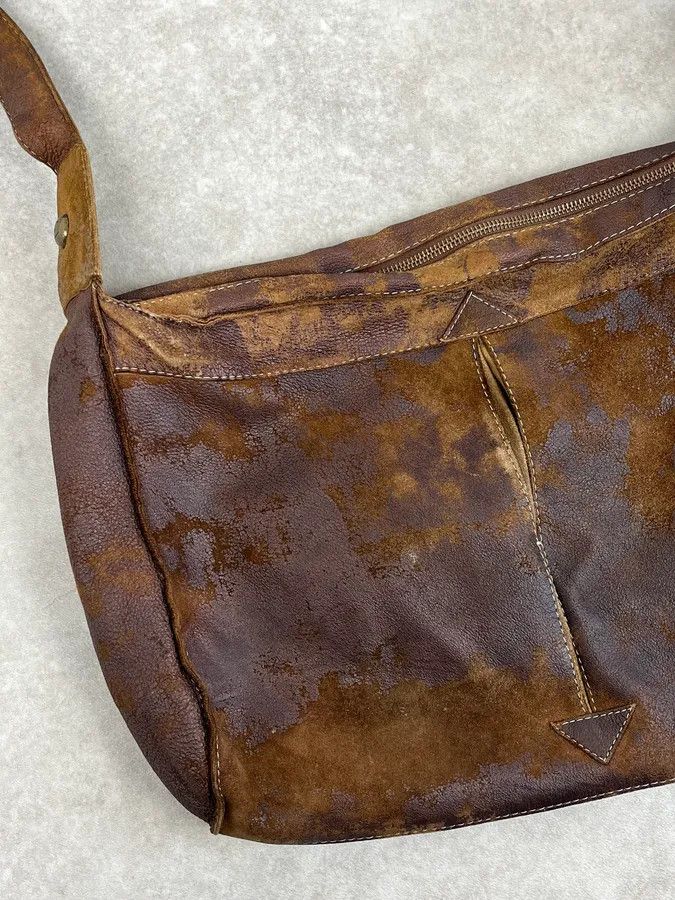 Just Cavalli 2000s Cavalli Brown Eroded Leather Shoulder Bag Size ONE SIZE - 5 Thumbnail