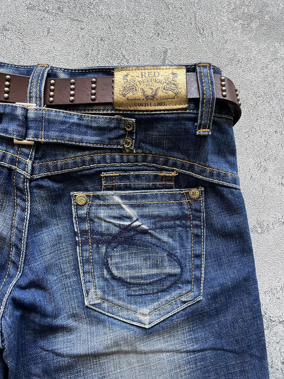 Tornado Mart 2000s RED PEPPER BUCKLE BACK FADED FLARE JEAN Size US 31 - 11 Thumbnail