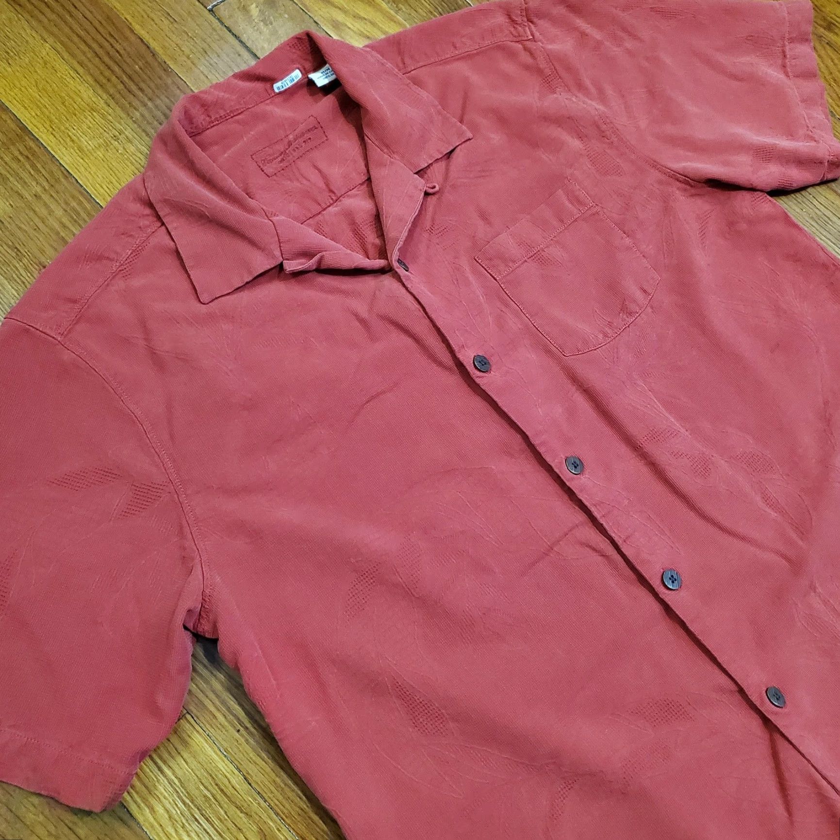 Tommy Bahama Tommy Bahama Shirt Mens Medium Red 100% Silk Jacquard Tropical Camp Button Front Short Sleeve Casual Size US M / EU 48-50 / 2 - 2 Thumbnail