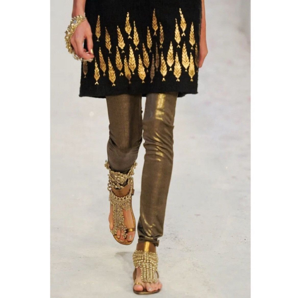 Chanel Runway Chanel COCO Embellished Super Stretch Pants Leggings Size 36" / US 14 / IT 50 - 13 Thumbnail