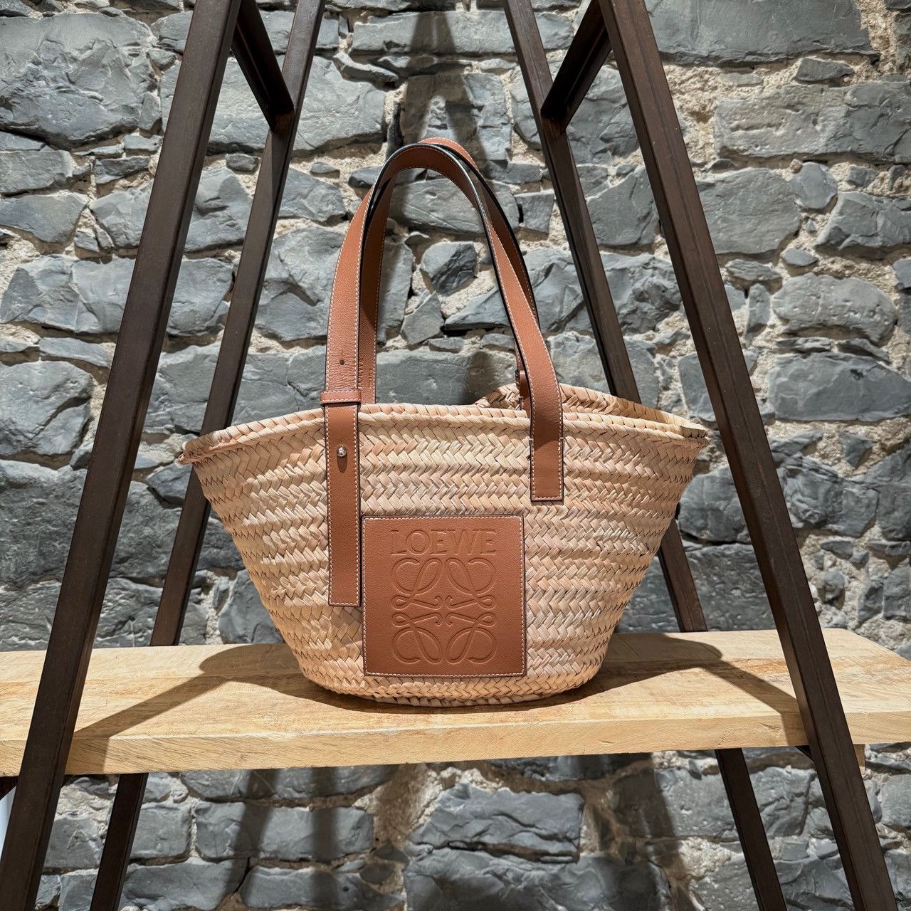 Loewe LOEWE Brown Leather Beige Raffia Medium Basket Tote Bag Size ONE SIZE - 1 Thumbnail