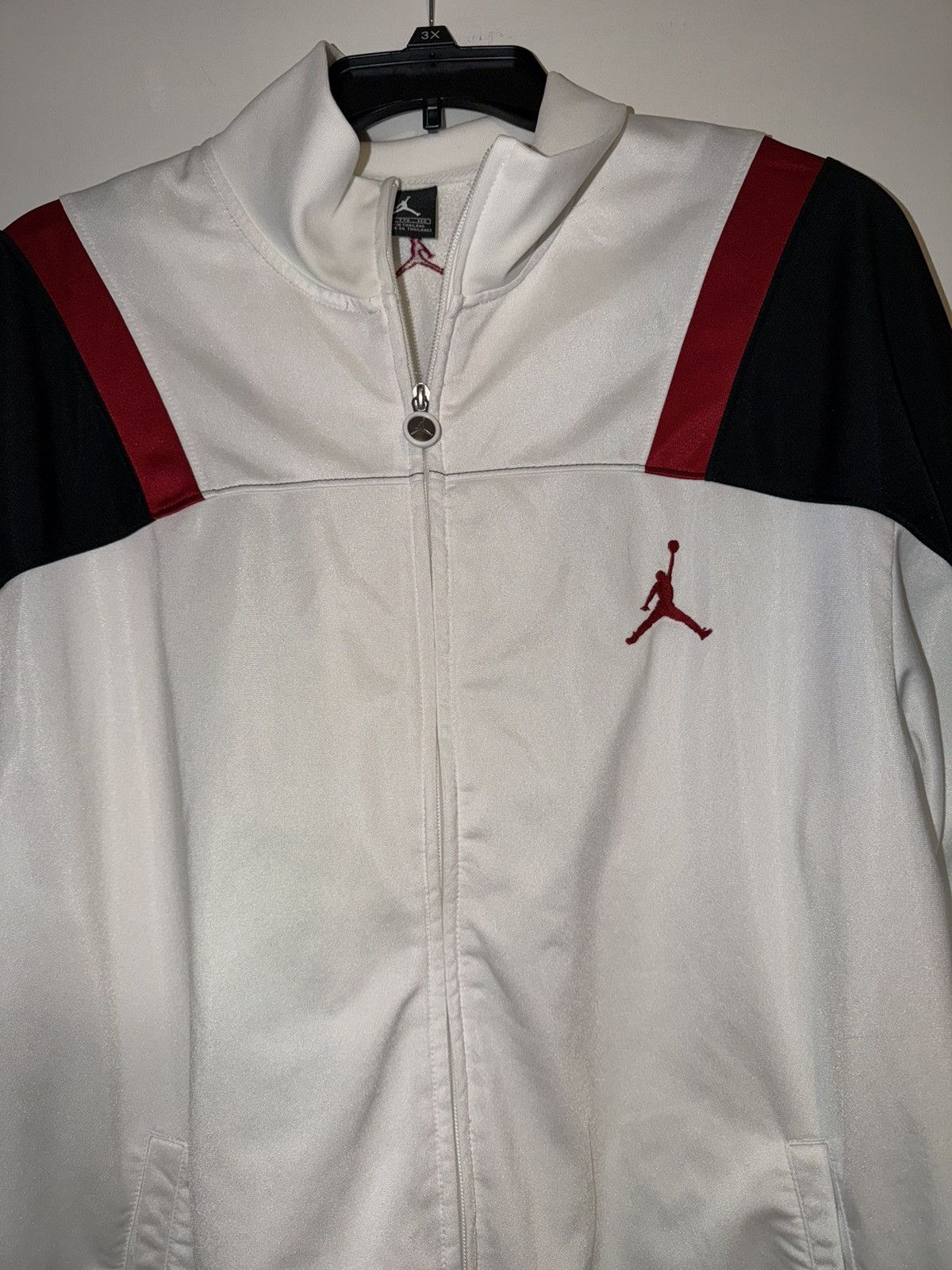 Nike White/Red/Blck Nike Air Jordan Full-zip Track Jacket Size 2X Size US XXL / EU 58 / 5 - 2 Thumbnail