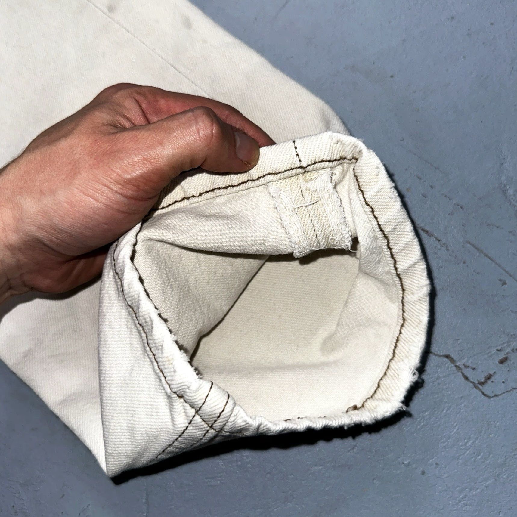 Levi's VINTAGE Levi's 501 Jeans 90s USA Straight Men 32x34 Ivory Cotton Denim Stained Size US 32 / EU 48 - 4 Thumbnail