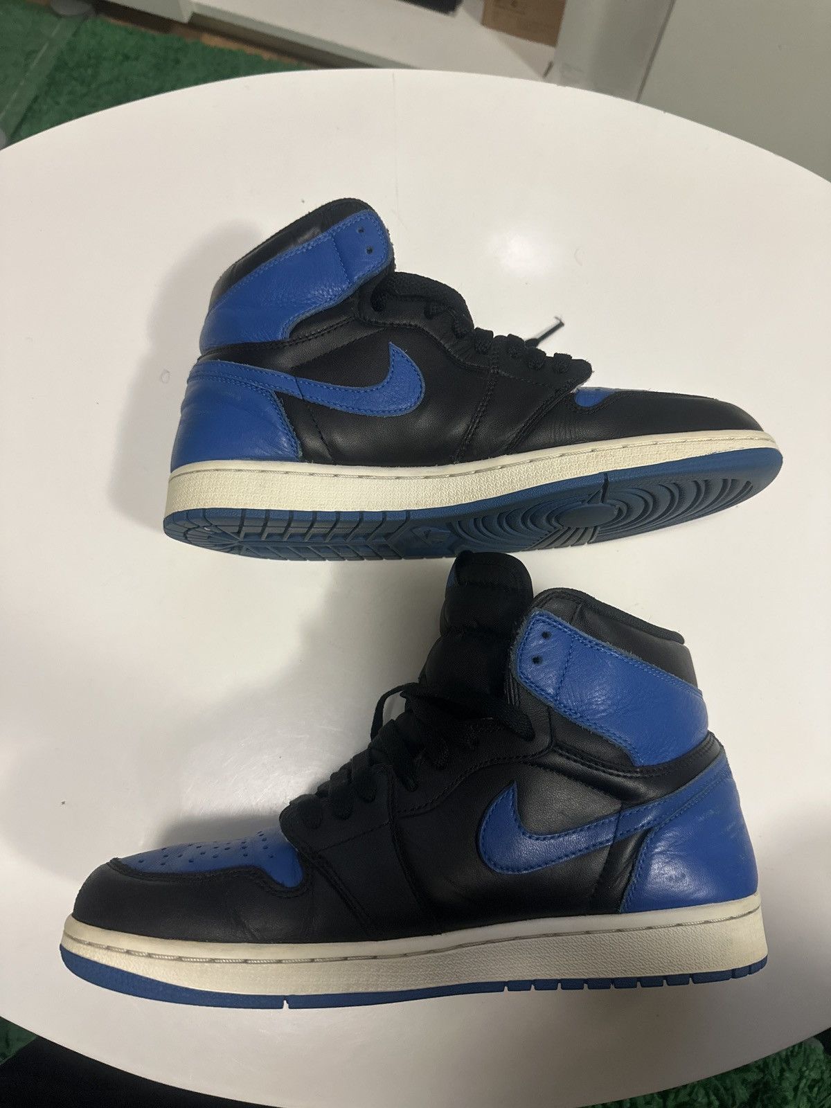 Nike Men Nike Air Jordan 1 Retro High Royal 2017 9.5 555088 007 Size US 9.5 / EU 42-43 - 4 Thumbnail