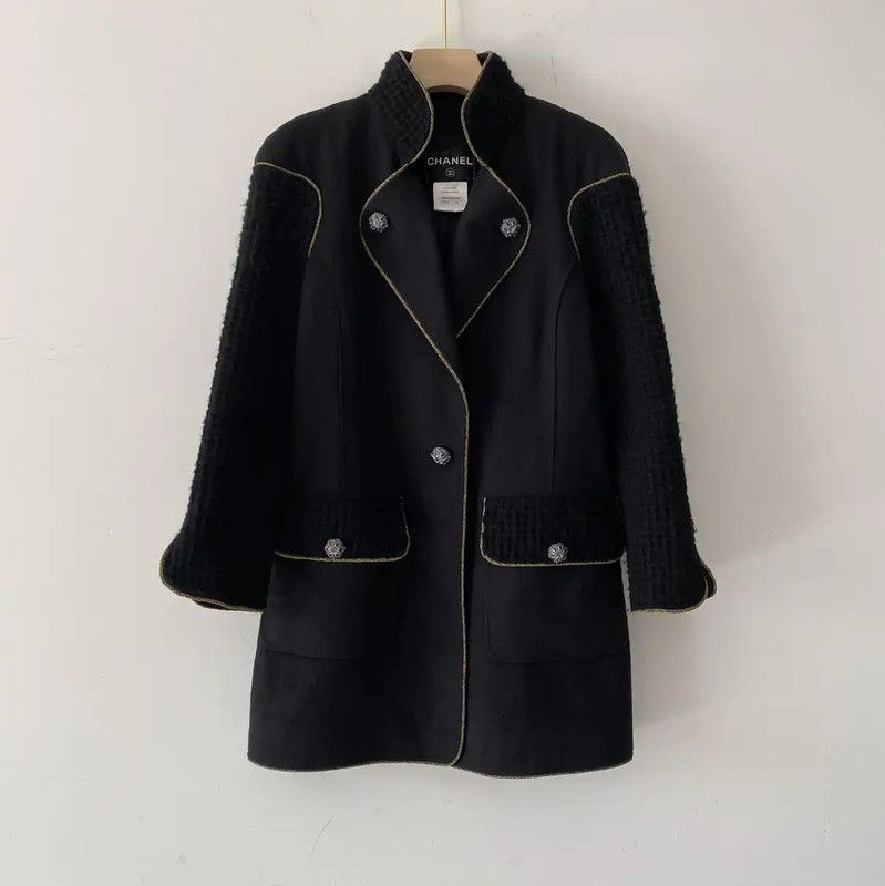 Chanel Chanel Black Wool Cardigan for Women 0089 Size M / US 6-8 / IT 42-44 - 1 Thumbnail