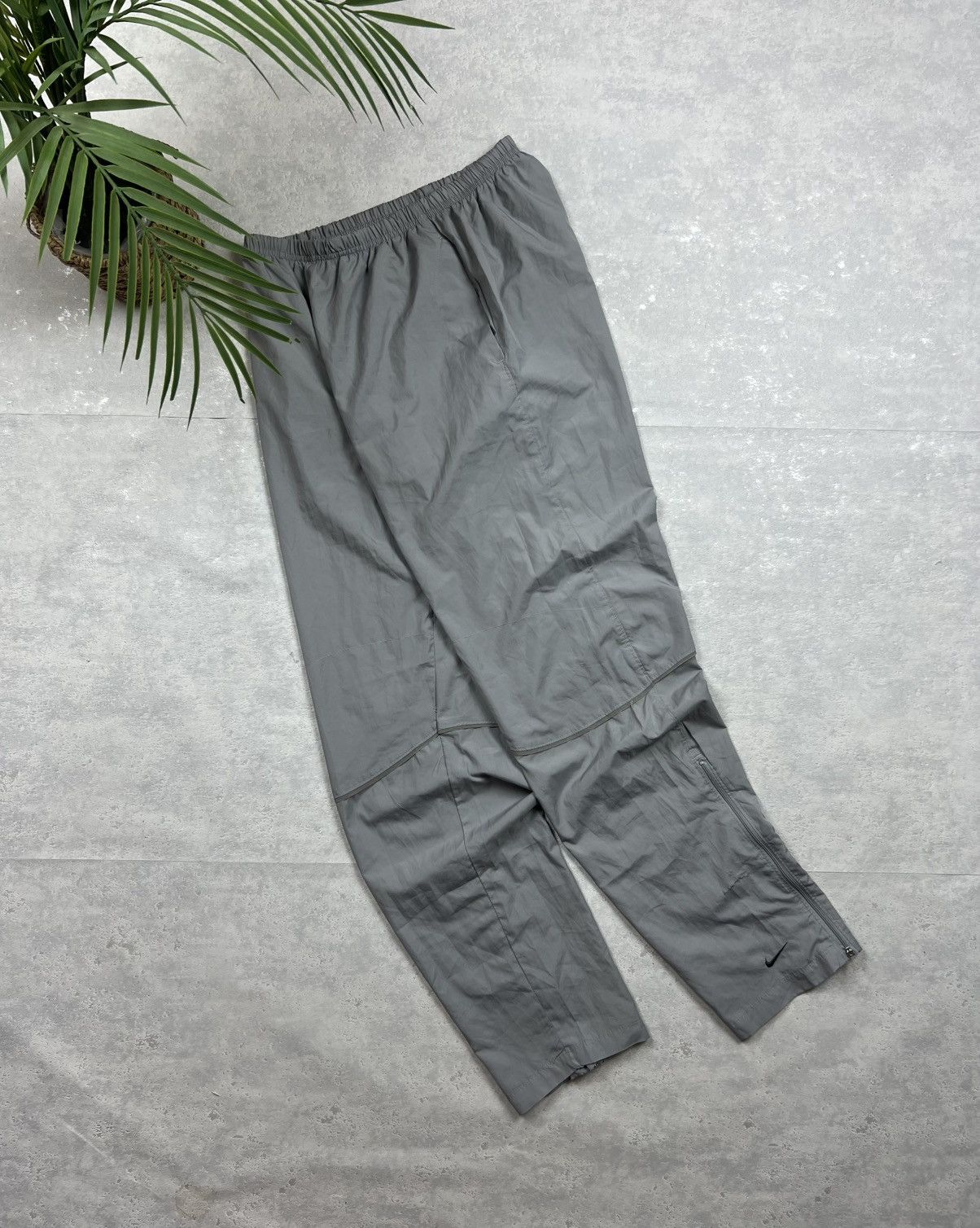Nike 90s Nike Swoosh Vintage Y2K Gorpcore Parachute Pants Size US 32 / EU 48 - 2 Thumbnail