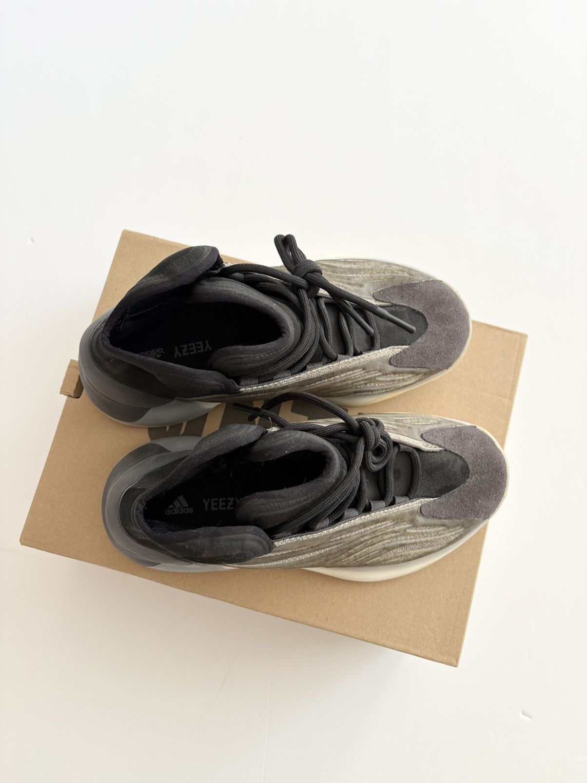 Yeezy Yeezy Quantum in Barium Size US 8 / EU 41 - 3 Thumbnail